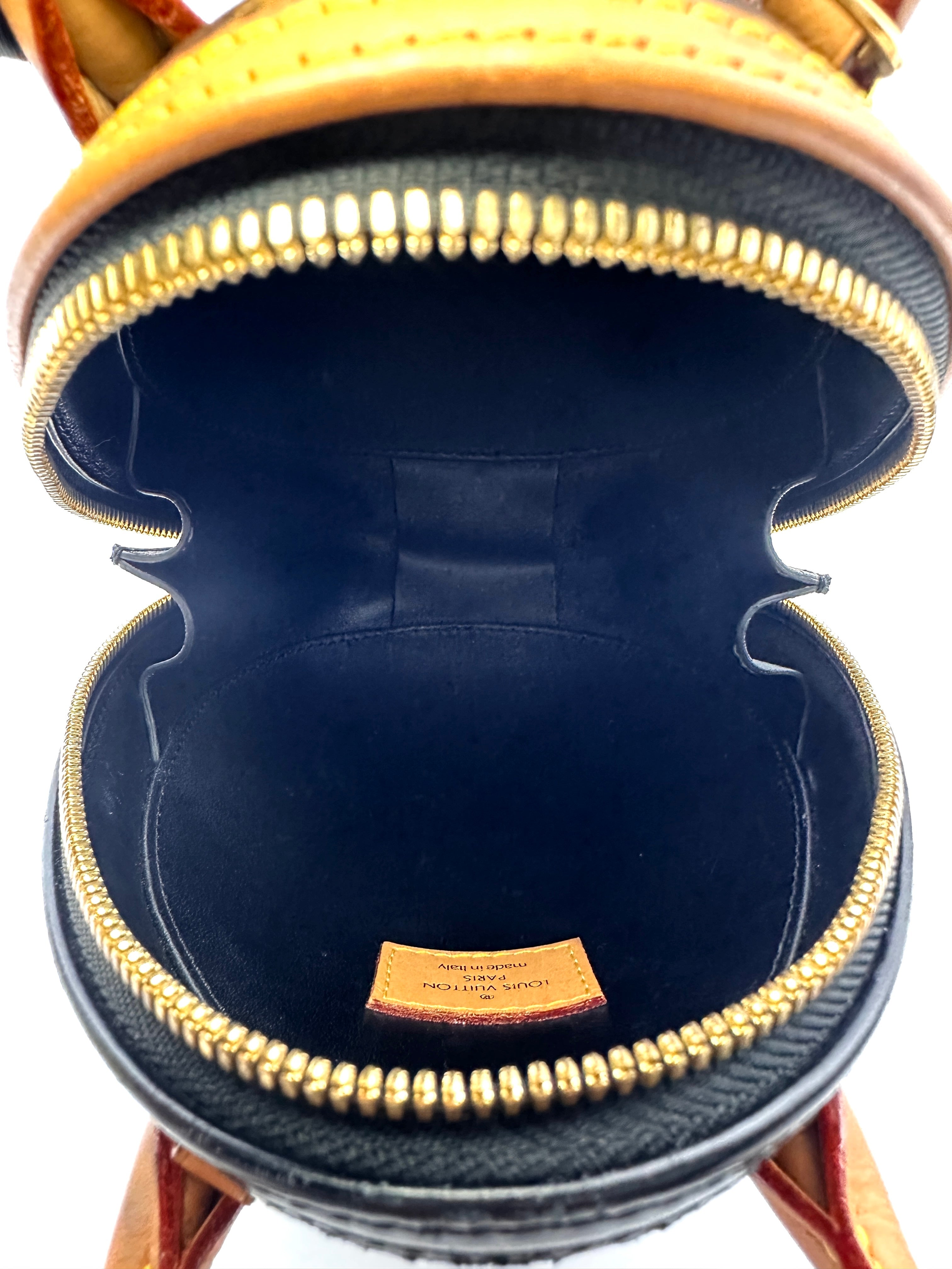 Louis Vuitton Monogram Canvas And Leather Handle Egg Bag LV2205
