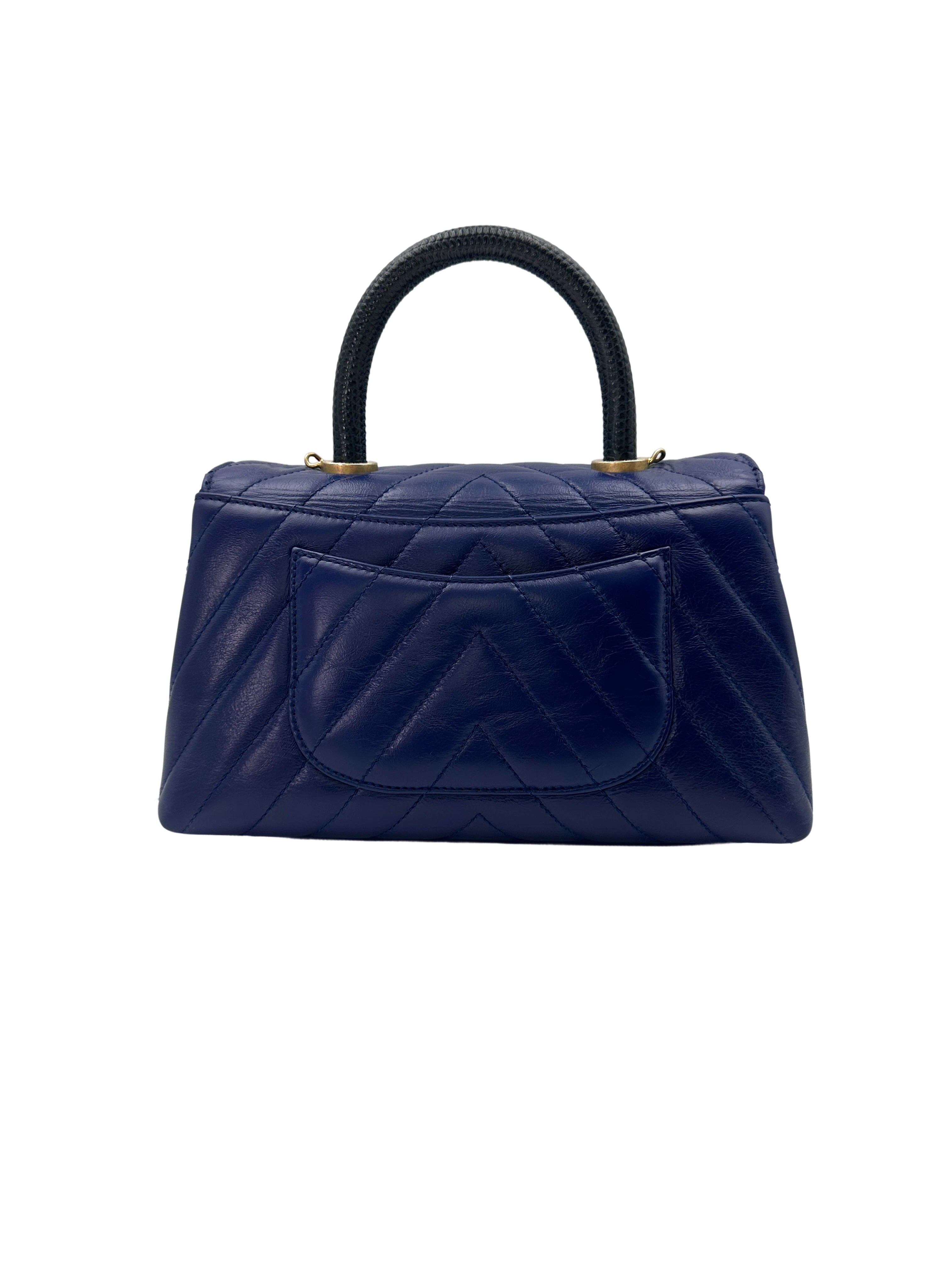 Chanel CoCo Handle Navy Chevron Quilted Leather Lizard Embossed Handle Bag(25***38) CC1574