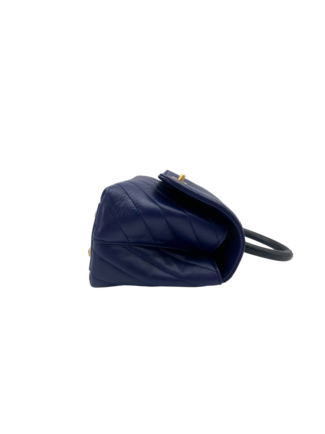 Chanel CoCo Handle Navy Chevron Quilted Leather Lizard Embossed Handle Bag(25***38) CC1574