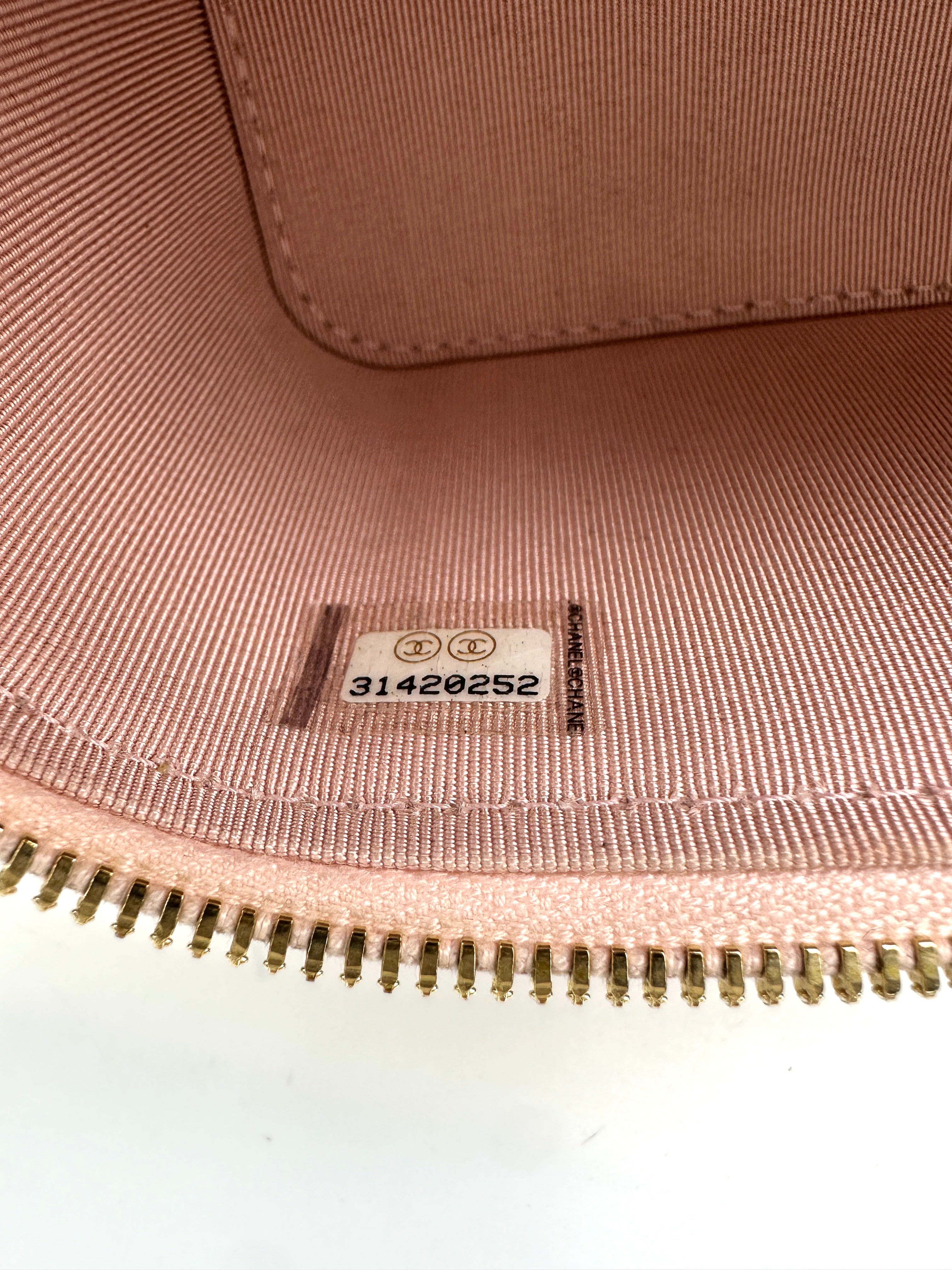 Chanel Pink Quilted Leather Vanity Case With Pearl Crush Adjustable Strap Ball(31***52) CC1579