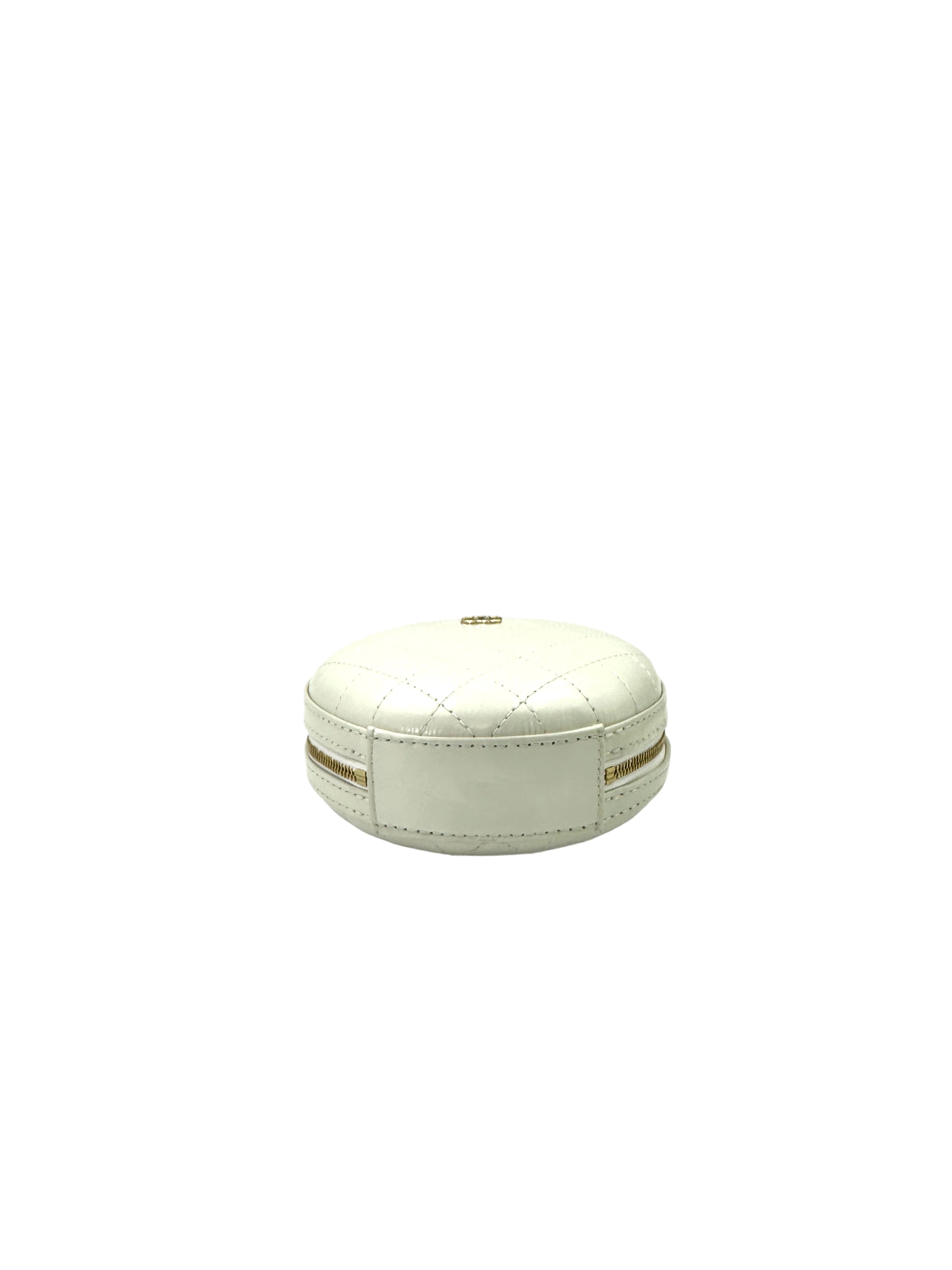 Chanel White Quilted Leather Round Clutch With Chain(27***63) CC1581