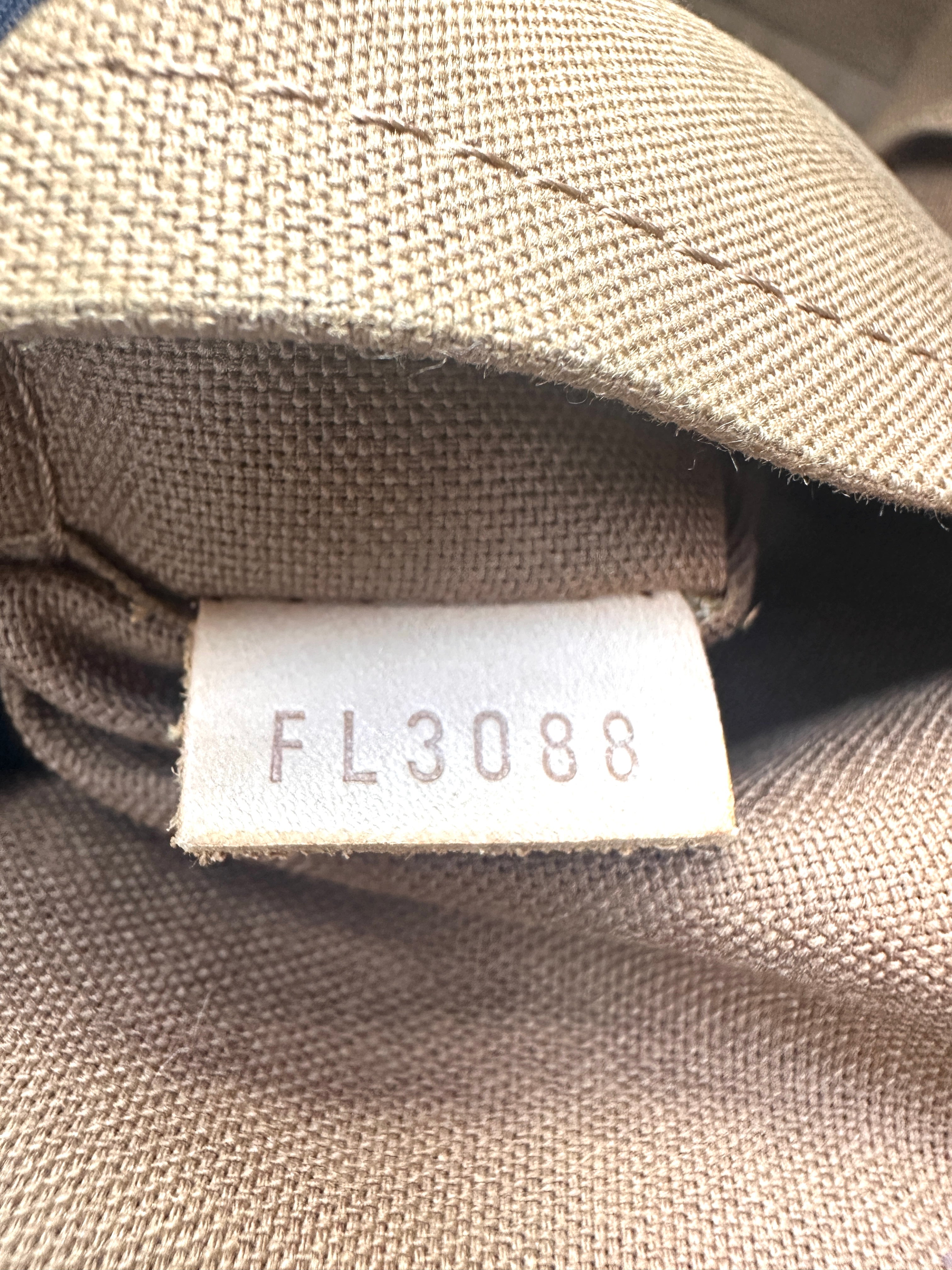 Louis Vuitton Lockit Monogram Canvas Handle Bag LV2219