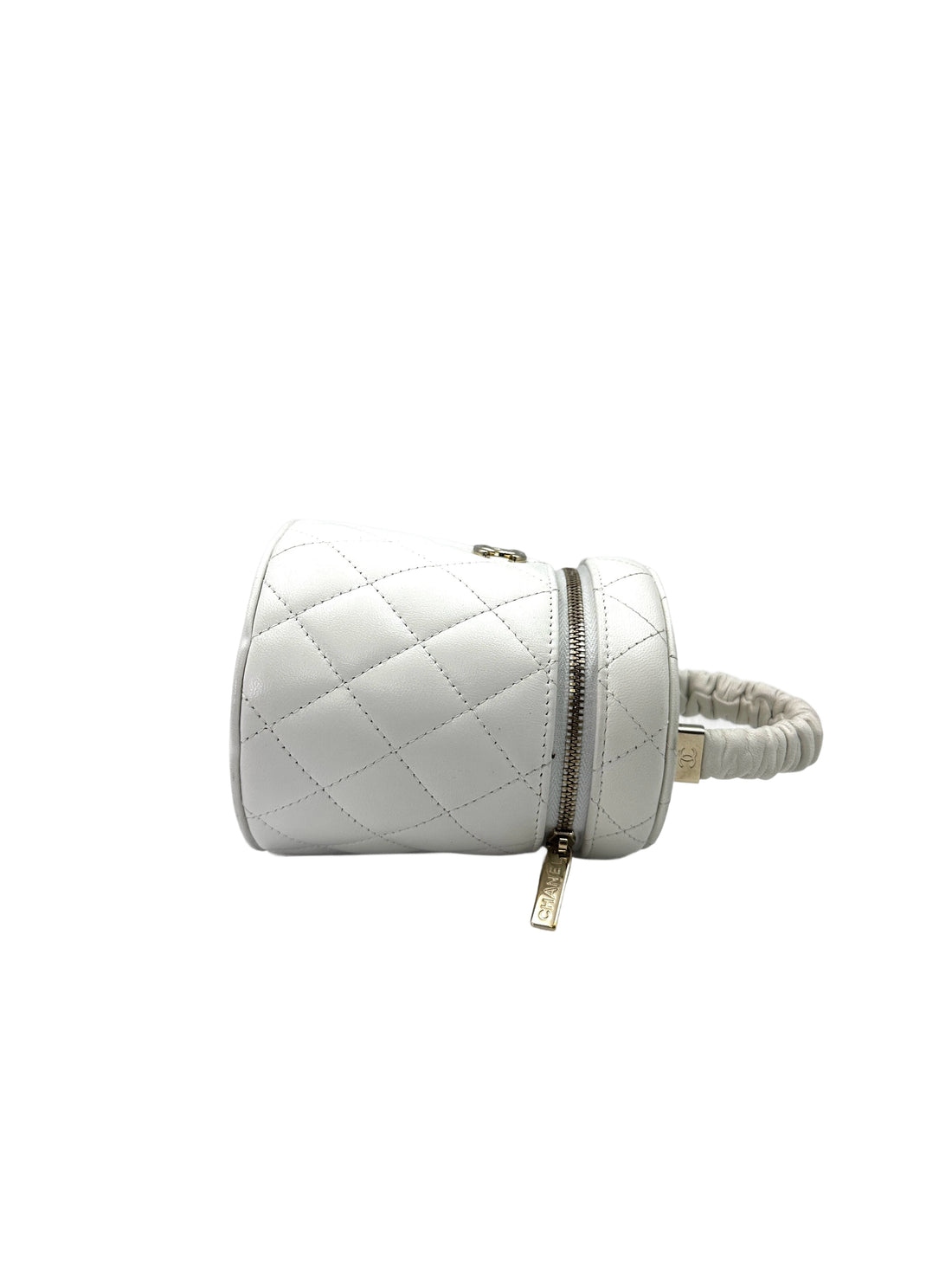 Chanel White Quilted Lambskin Large Size Vanity Case With Ruffled Top Handle(32***25) CC1582