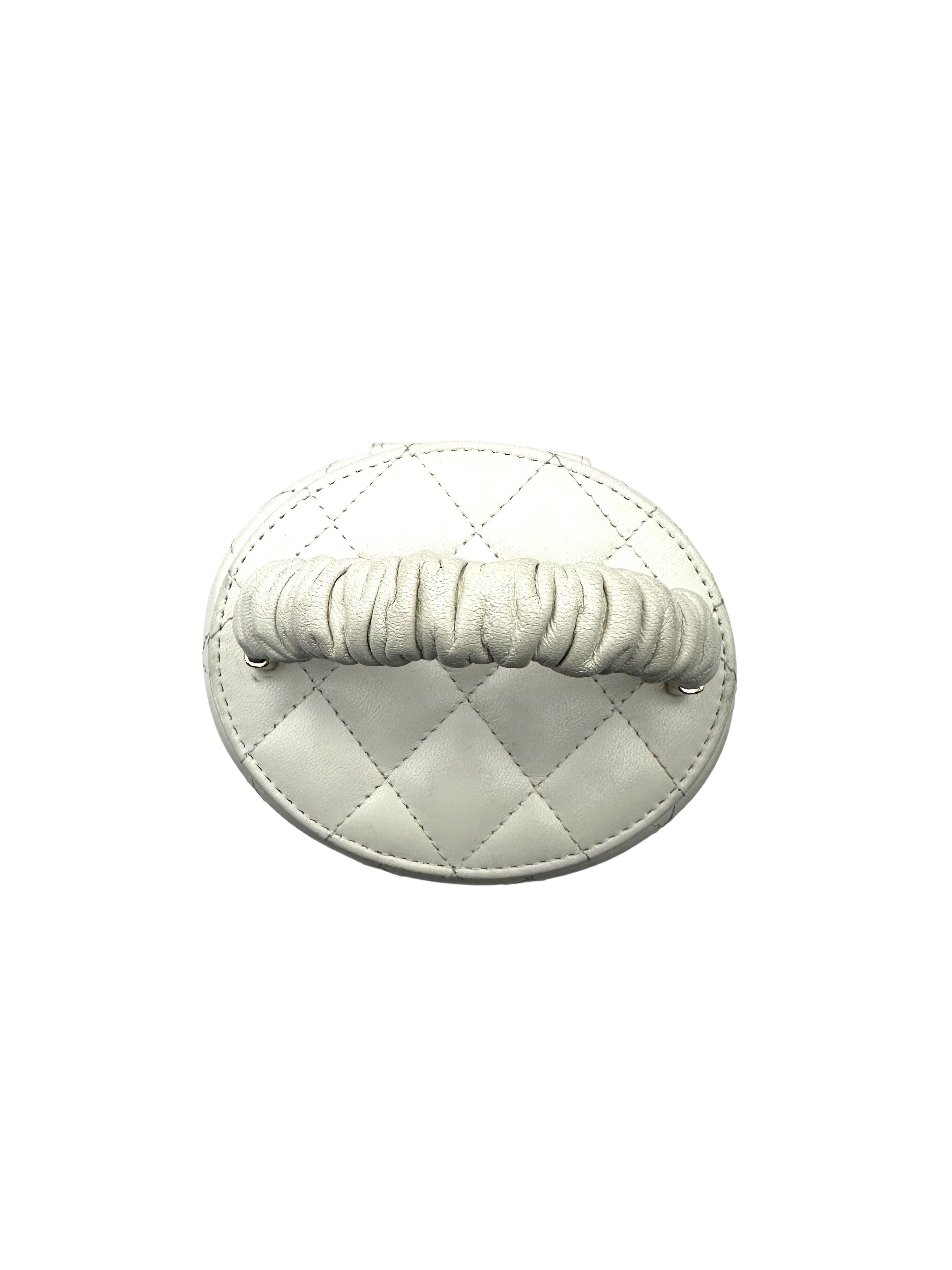Chanel White Quilted Lambskin Large Size Vanity Case With Ruffled Top Handle(32***25) CC1582