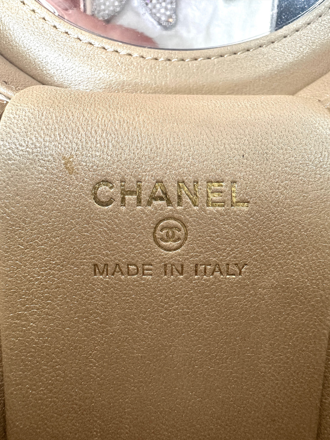 Chanel White Quilted Lambskin Large Size Vanity Case With Ruffled Top Handle(32***25) CC1582