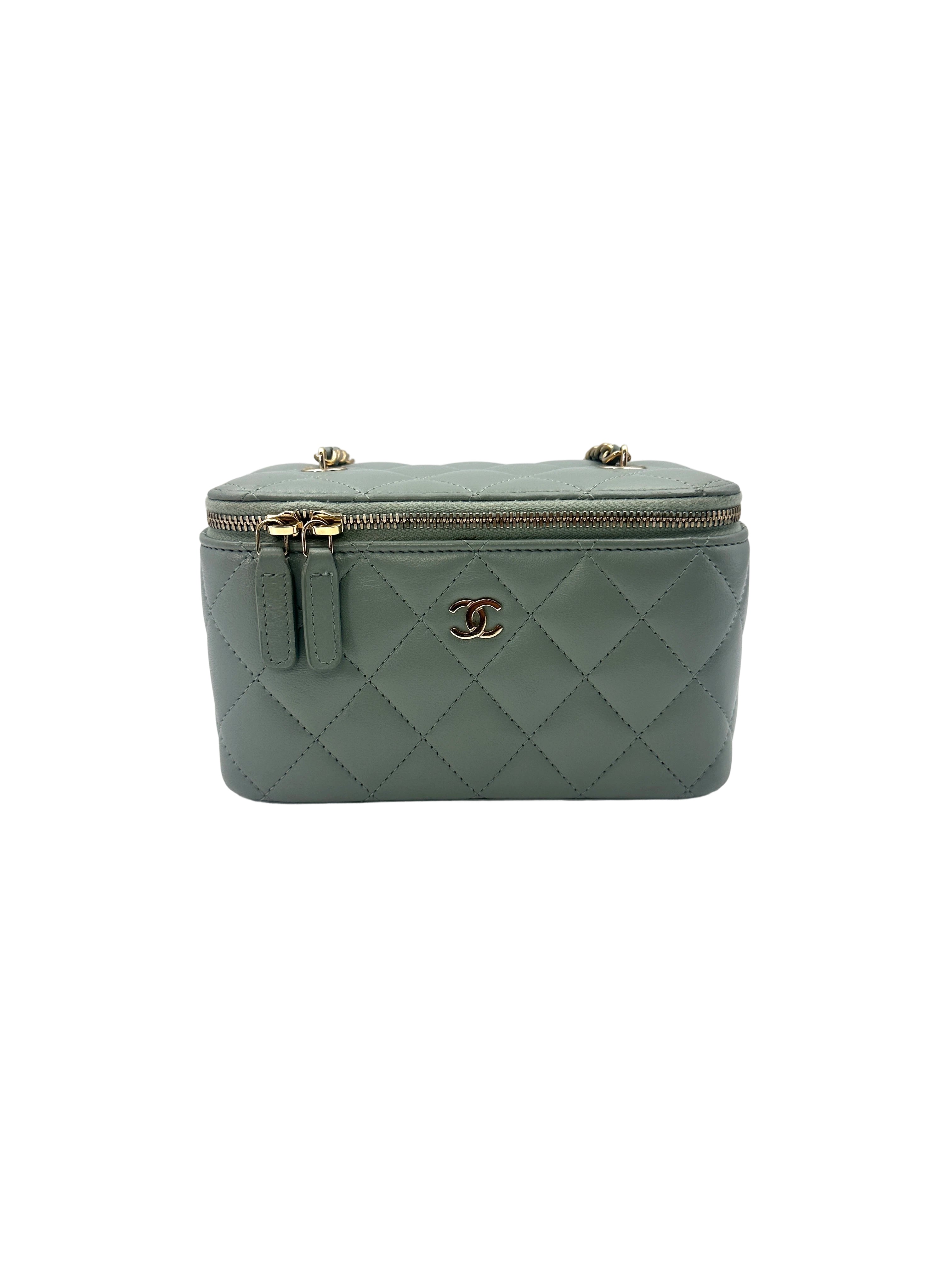 Chanel 23C Light Blue Quilted Lambskin Vanity Case Wtih Gold Hardware(XT***TC) CC1588