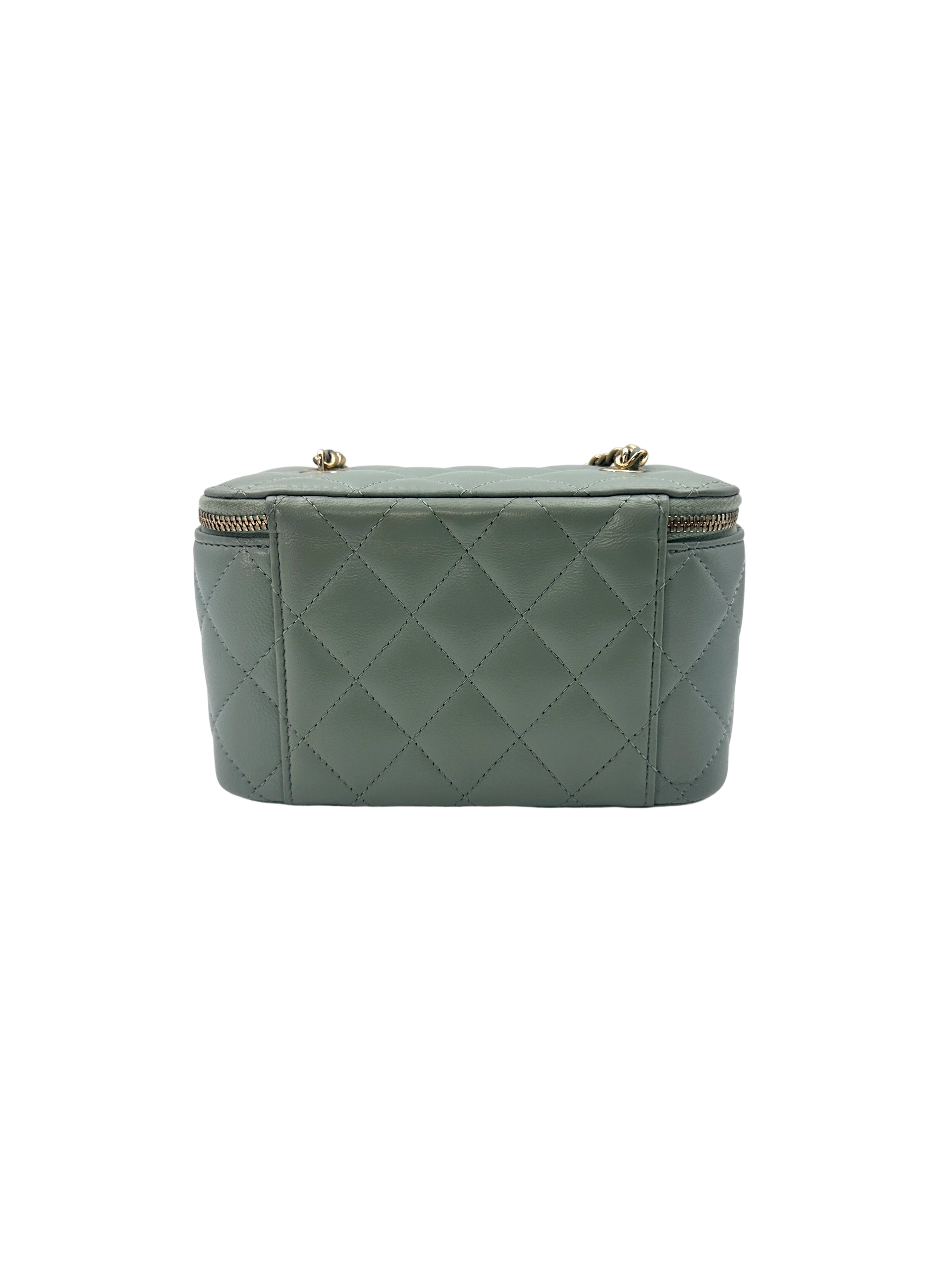 Chanel 23C Light Blue Quilted Lambskin Vanity Case Wtih Gold Hardware(XT***TC) CC1588