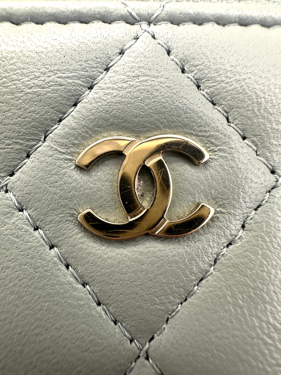 Chanel 23C Light Blue Quilted Lambskin Vanity Case Wtih Gold Hardware(XT***TC) CC1588