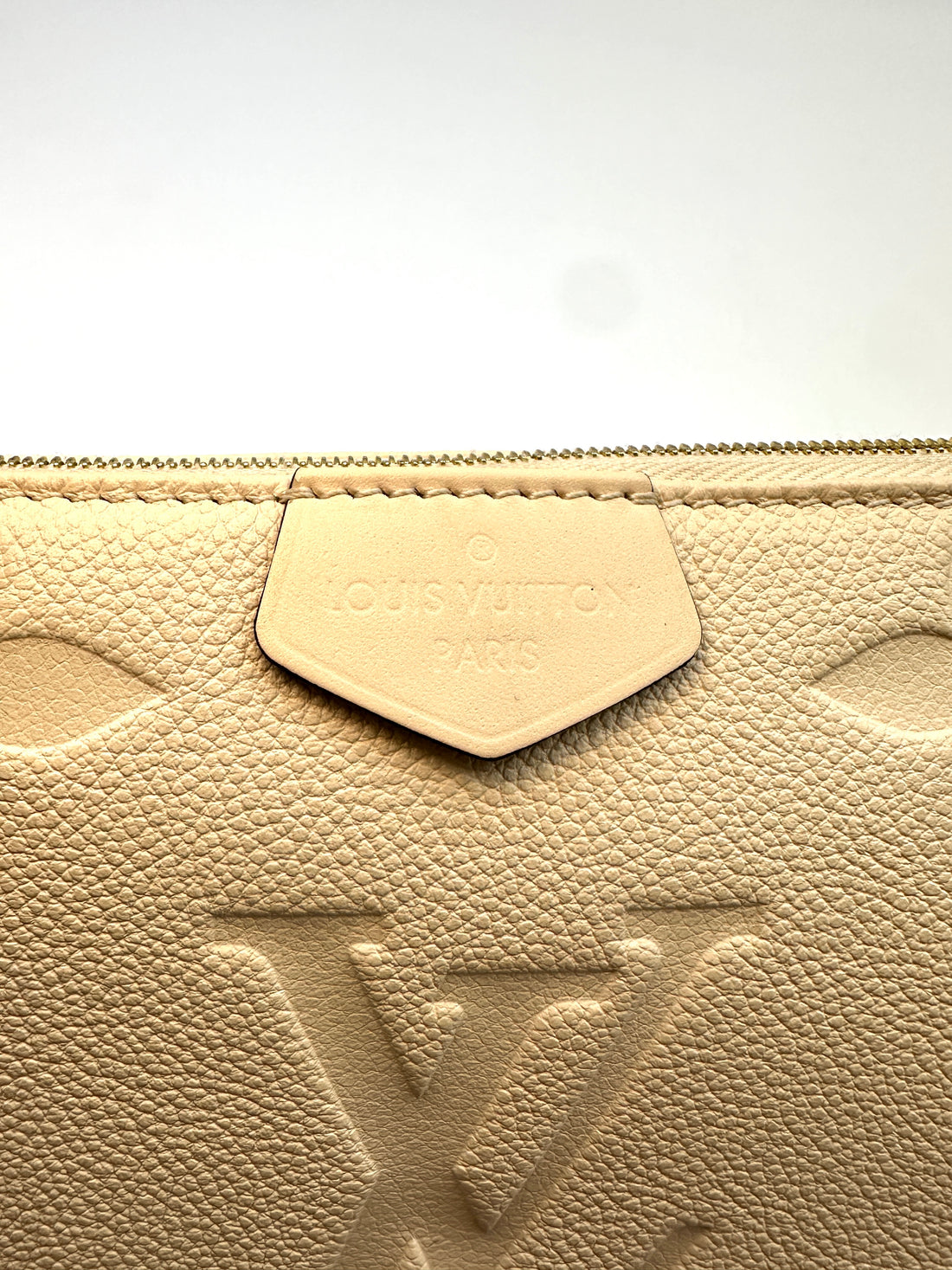 Louis Vuitton White Monogram Empreinte Leather Multi Pochette LV2228