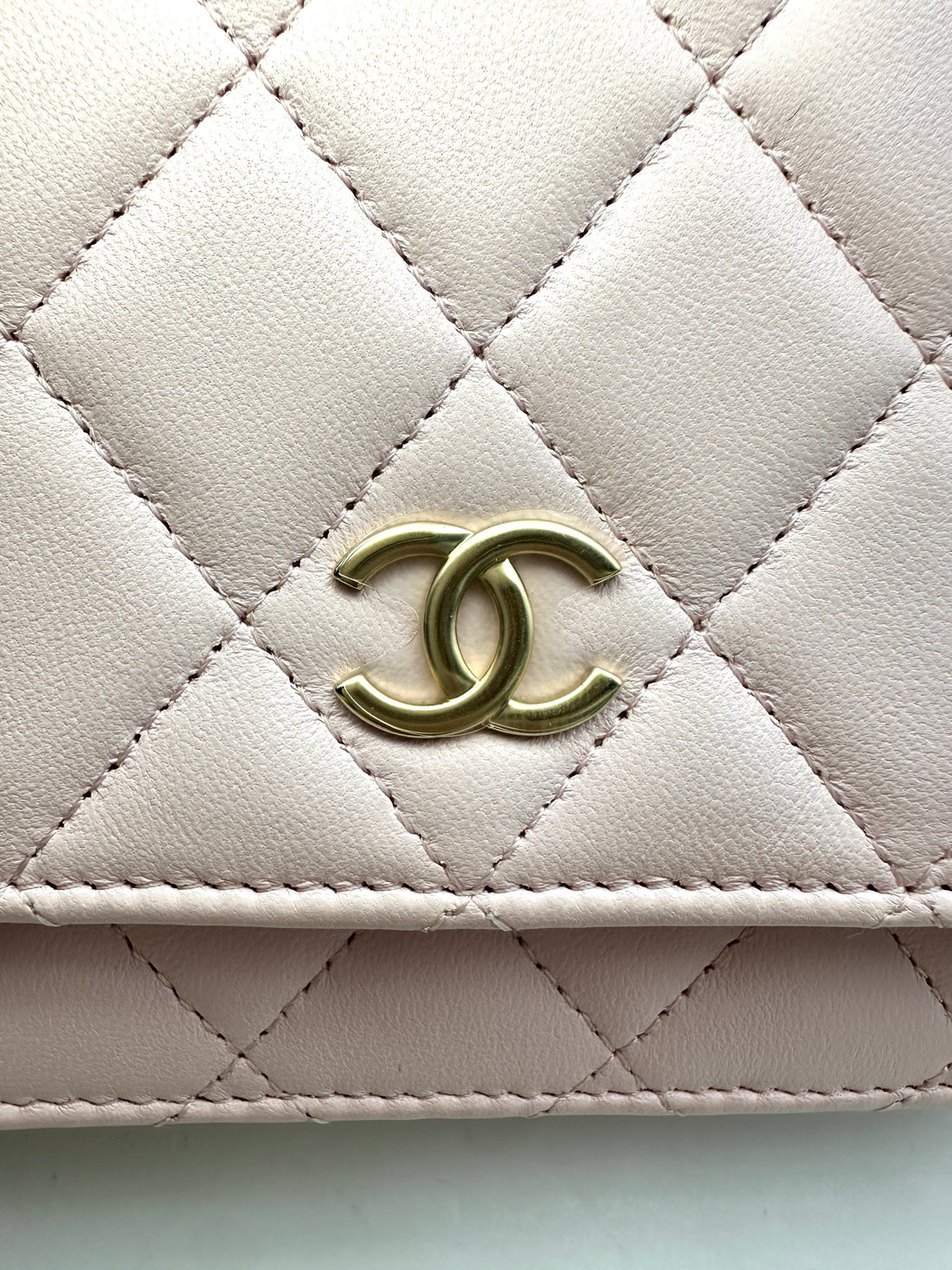 Chanel 22P Pink Quilted Leather Wallet On Chain With Pearl Chain(CL***21) CC1596