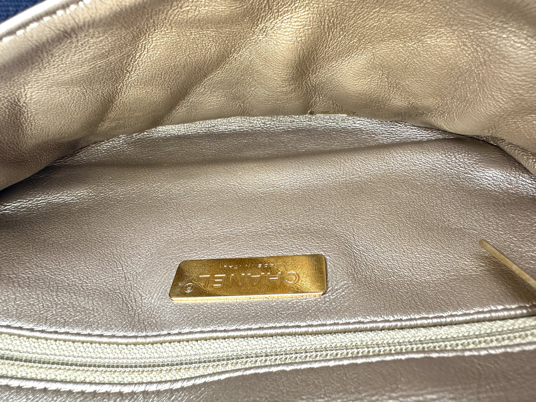 Chanel "All About Chains" Black Quilted Leather Waist Bag With Pearl And Gold Hardware(27***40) IRIS092