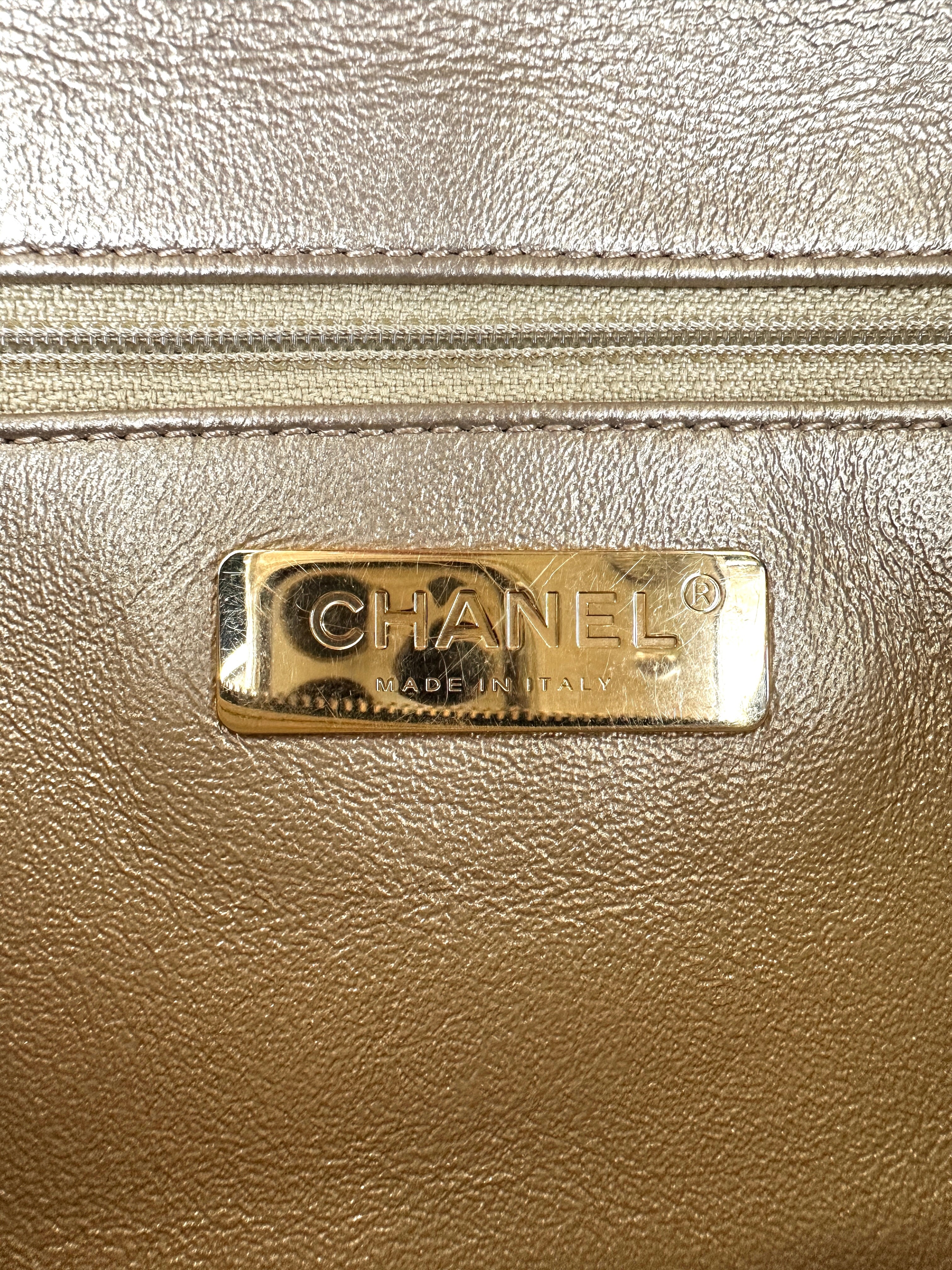 Chanel "All About Chains" Black Quilted Leather Waist Bag With Pearl And Gold Hardware(27***40) IRIS092