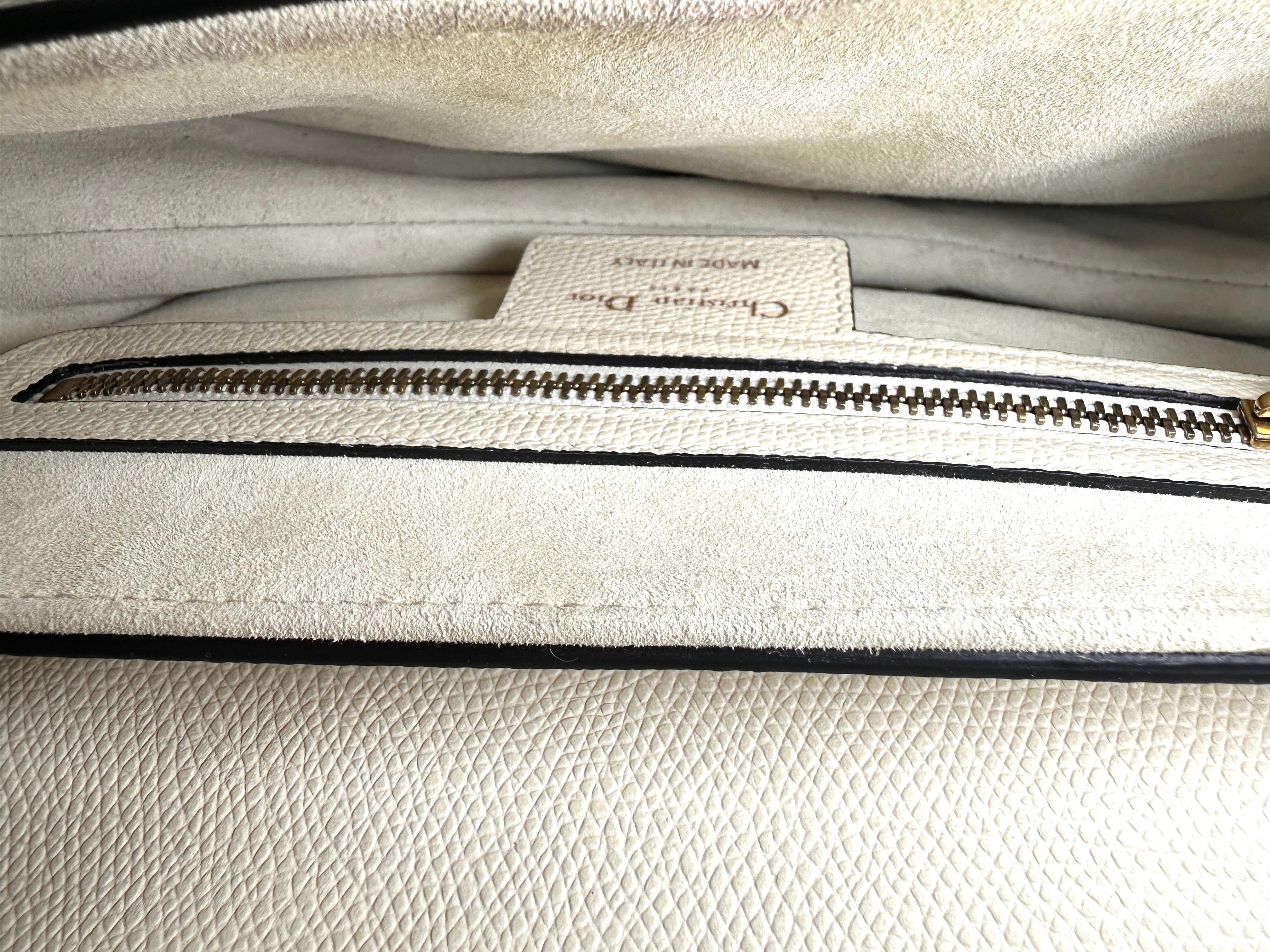 Christian Dior White Leather Medium Size Saddle Bag DR587