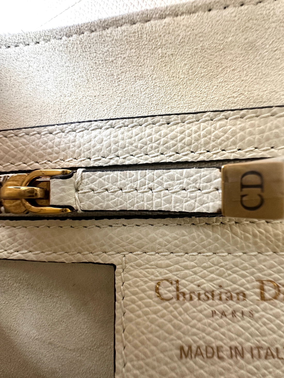 Christian Dior White Leather Medium Size Saddle Bag DR587