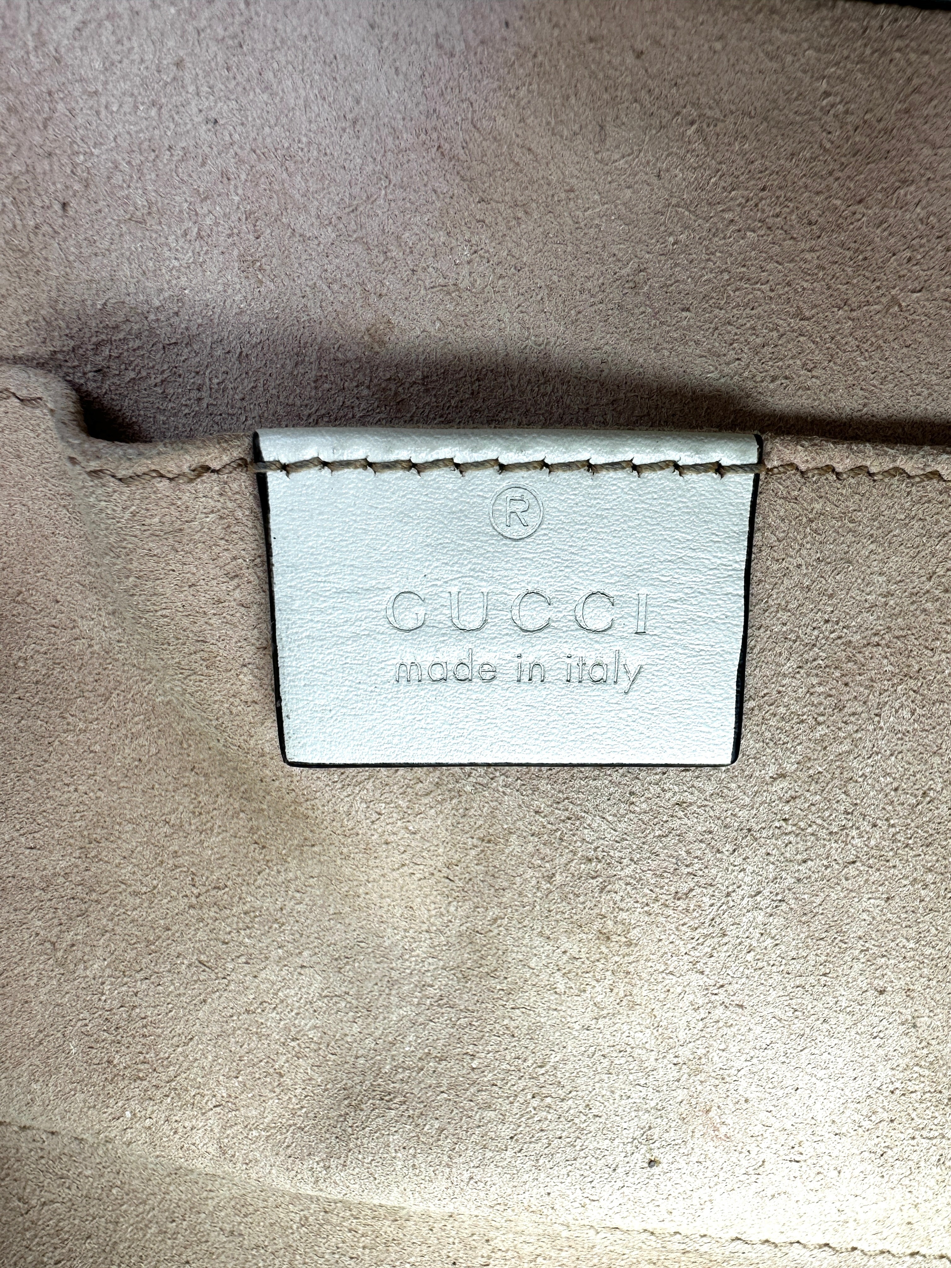 Gucci Padlock GG Supreme Small Size Shoulder Bag With White Leather Trim GG785