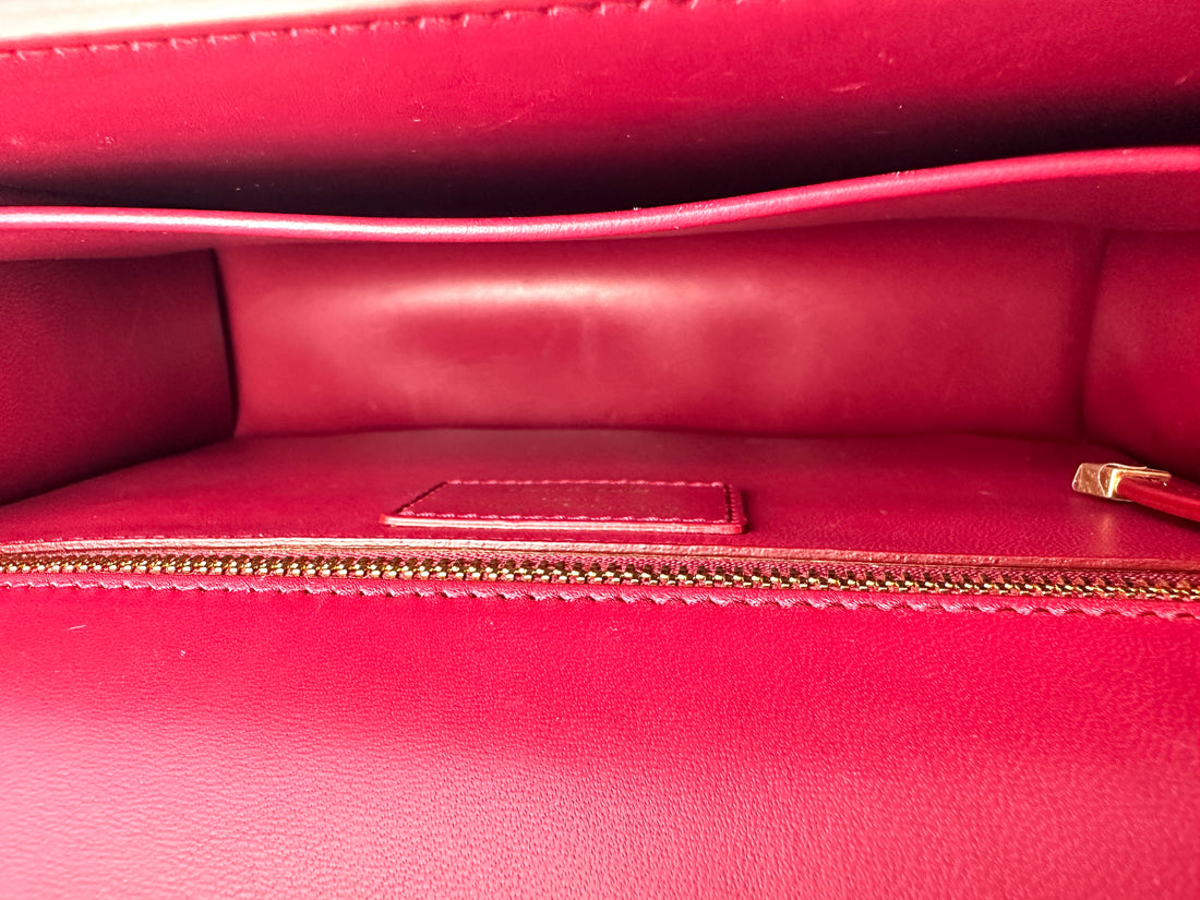 Christian Dior 30 Montaigne Red Calfskin Medium Size Flap Bag With Gold Hardware DR589