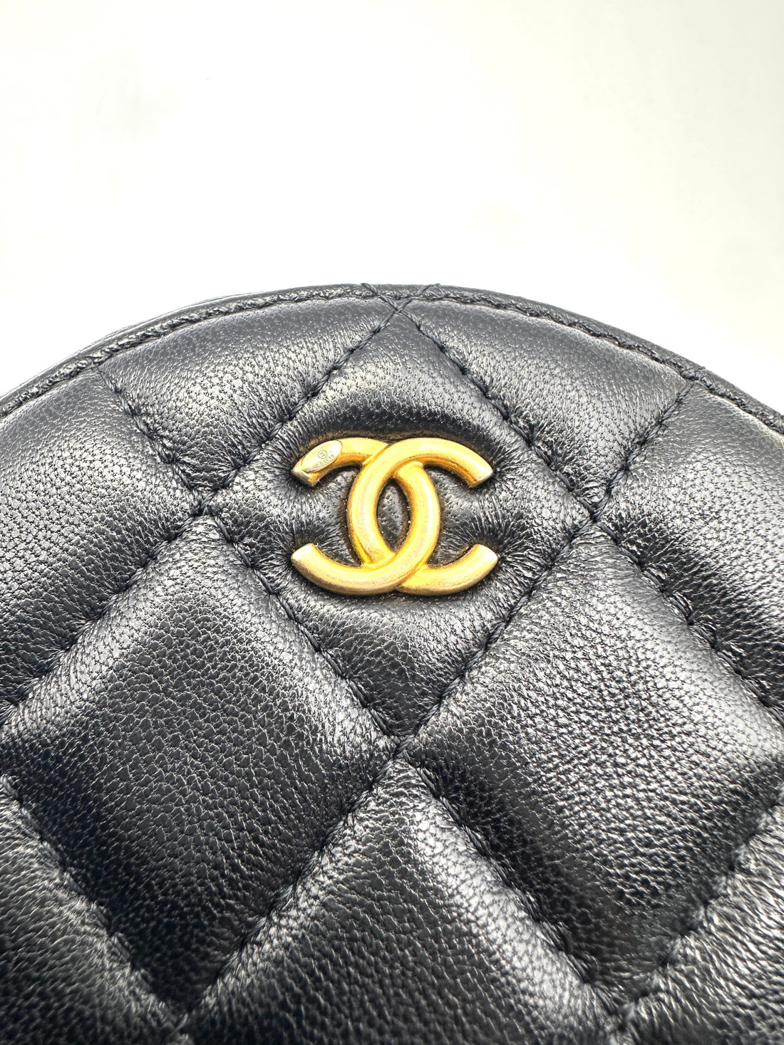 Chanel Black Quilted Lambskin Round Clutch With Gold Hardware(30***86) CC1608