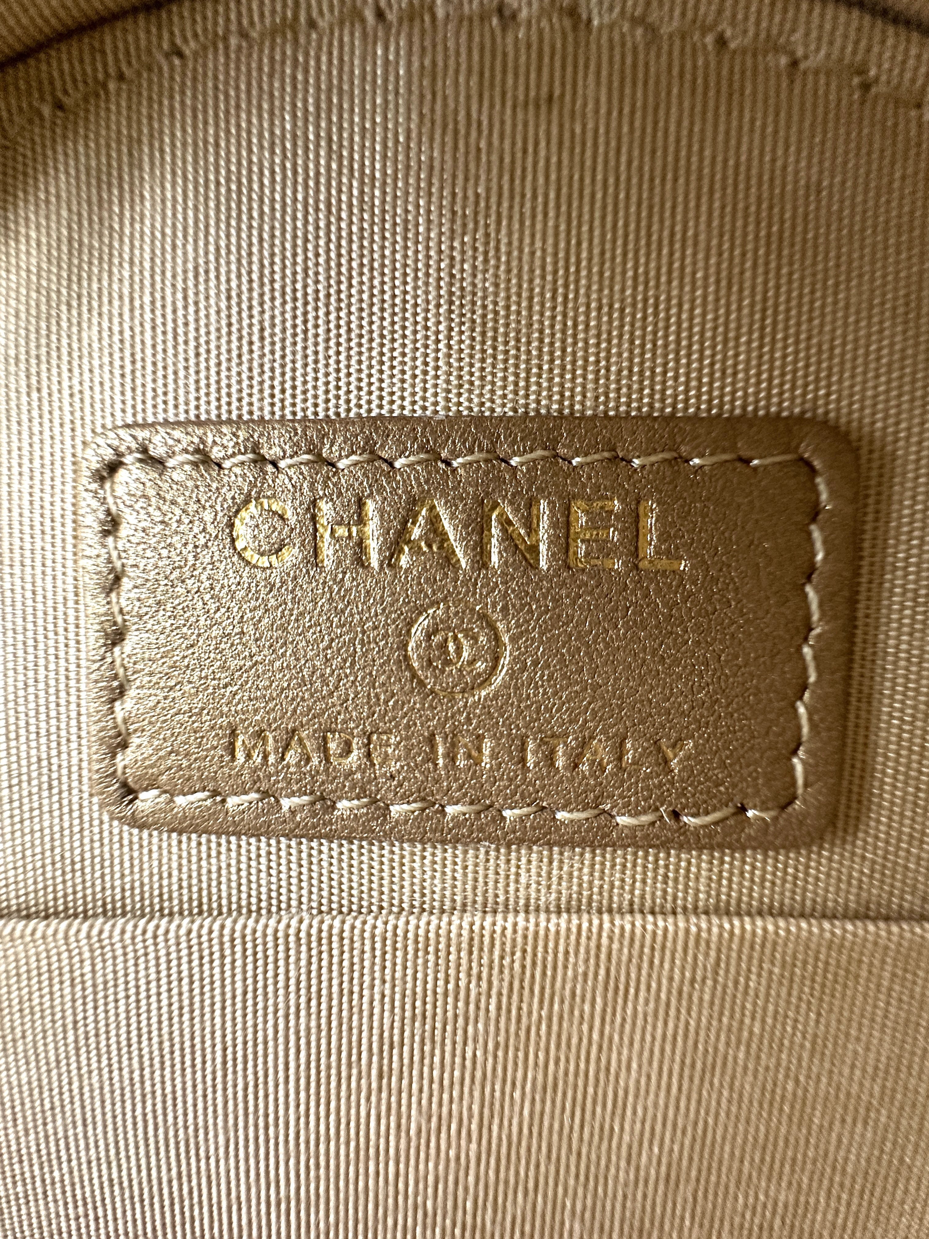 Chanel Black Quilted Lambskin Round Clutch With Gold Hardware(30***86) CC1608