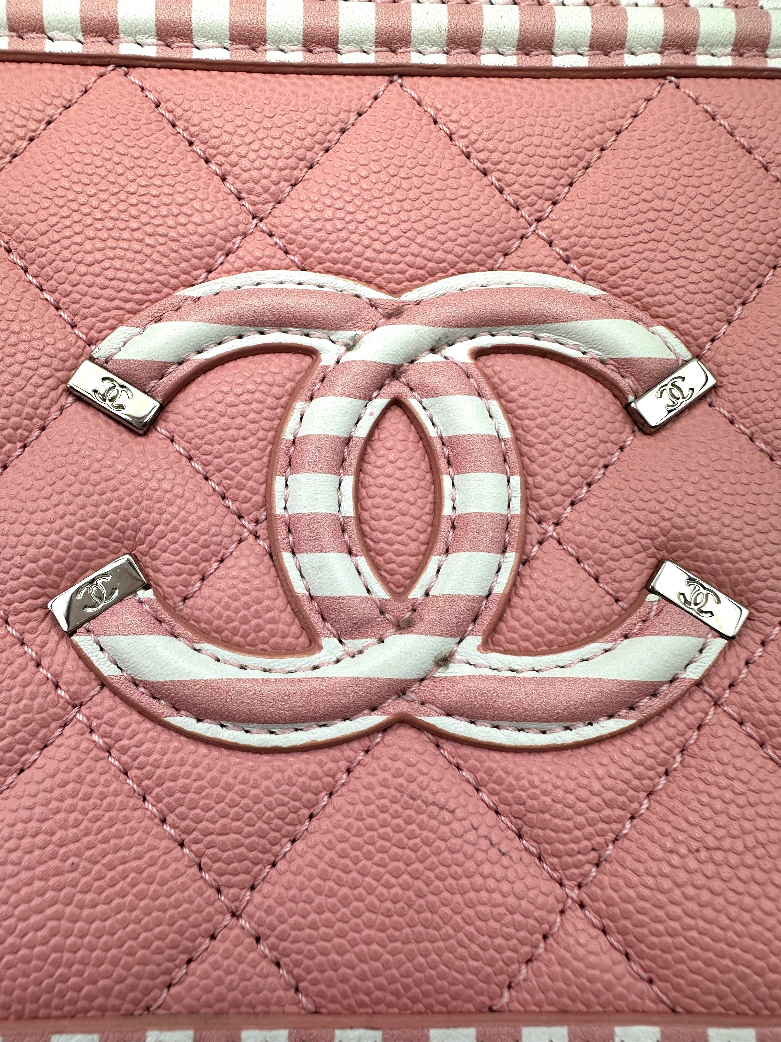 Chanel CC Filigree Pink/White Quilted Leather Top Handle Vanity Case(27***57) CC1609