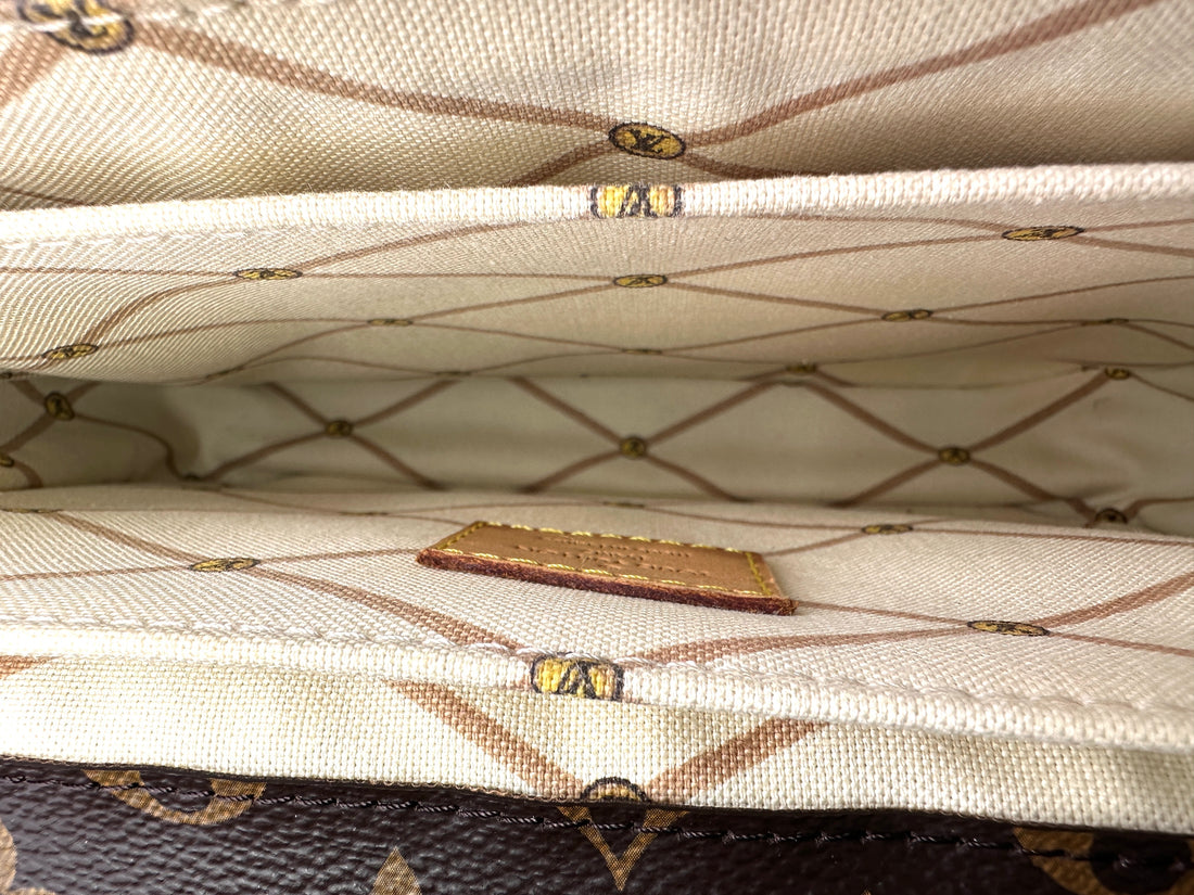 Louis Vuitton Monogram Summer Trunk Pochette Metis LV2277
