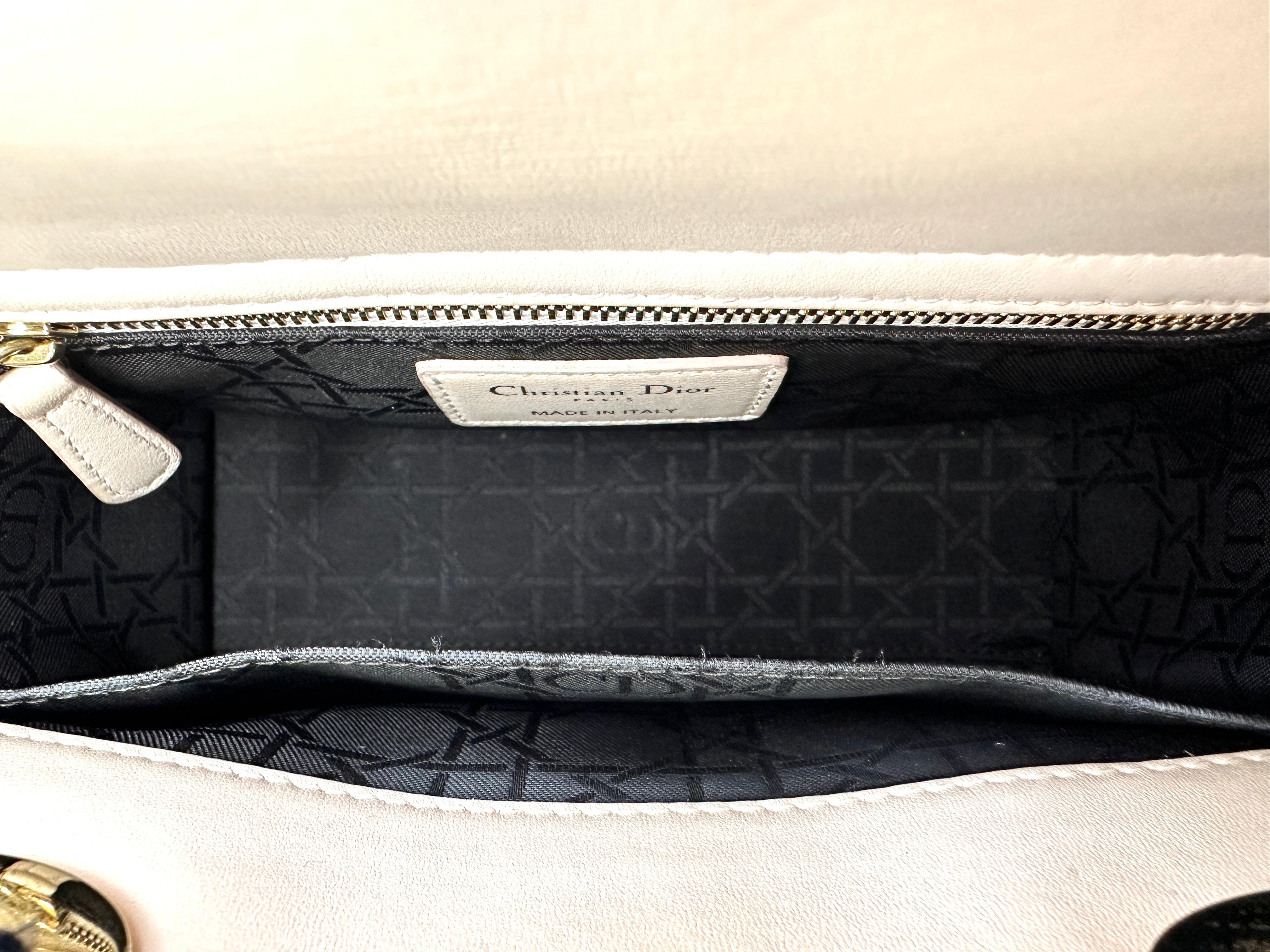 Christian Dior Lady Dior White Cannage Leather Handle Bag With Customizable Shoulder Strap DR599