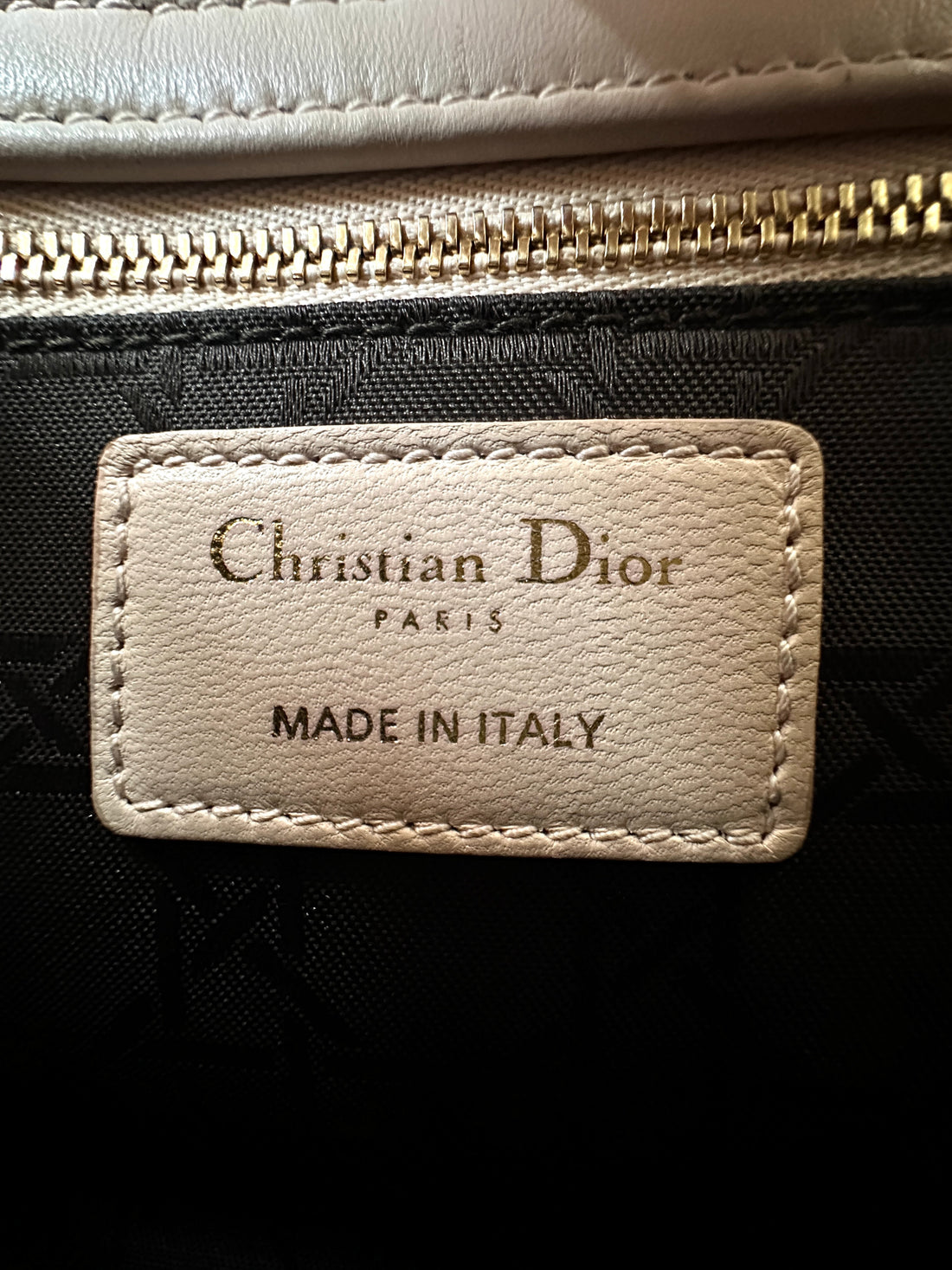 Christian Dior Lady Dior White Cannage Leather Handle Bag With Customizable Shoulder Strap DR599