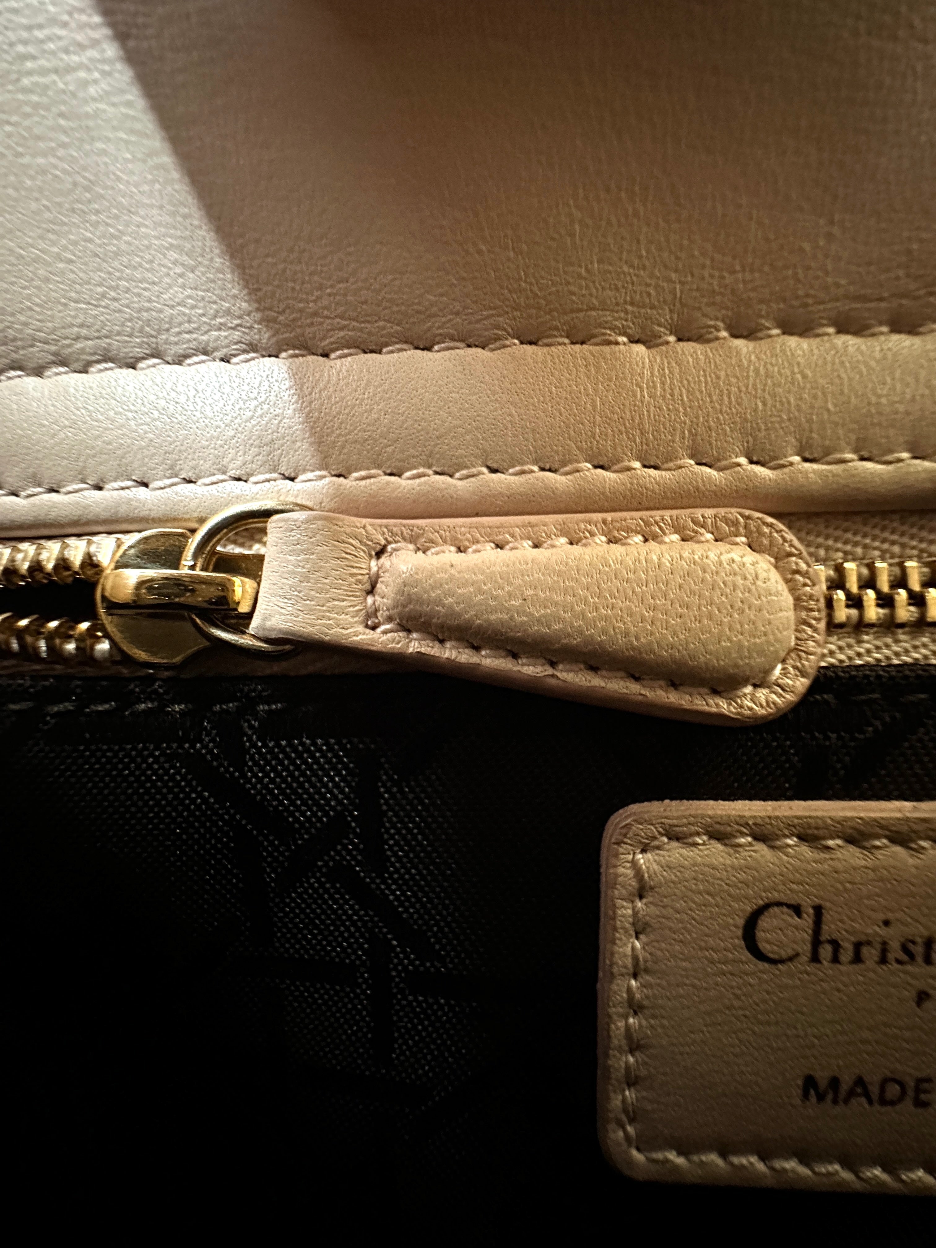 Christian Dior Lady Dior White Cannage Leather Handle Bag With Customizable Shoulder Strap DR599