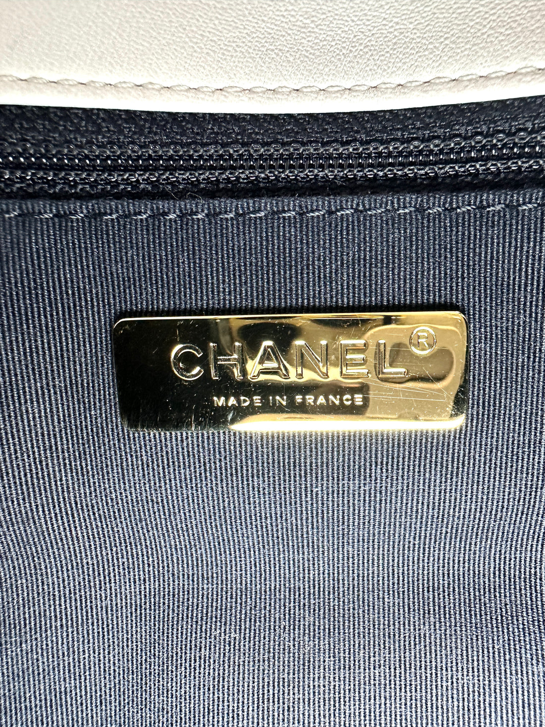 Chanel 19 White Quilted Leather Chain Shoulder Bag(U0***UA) CC1620