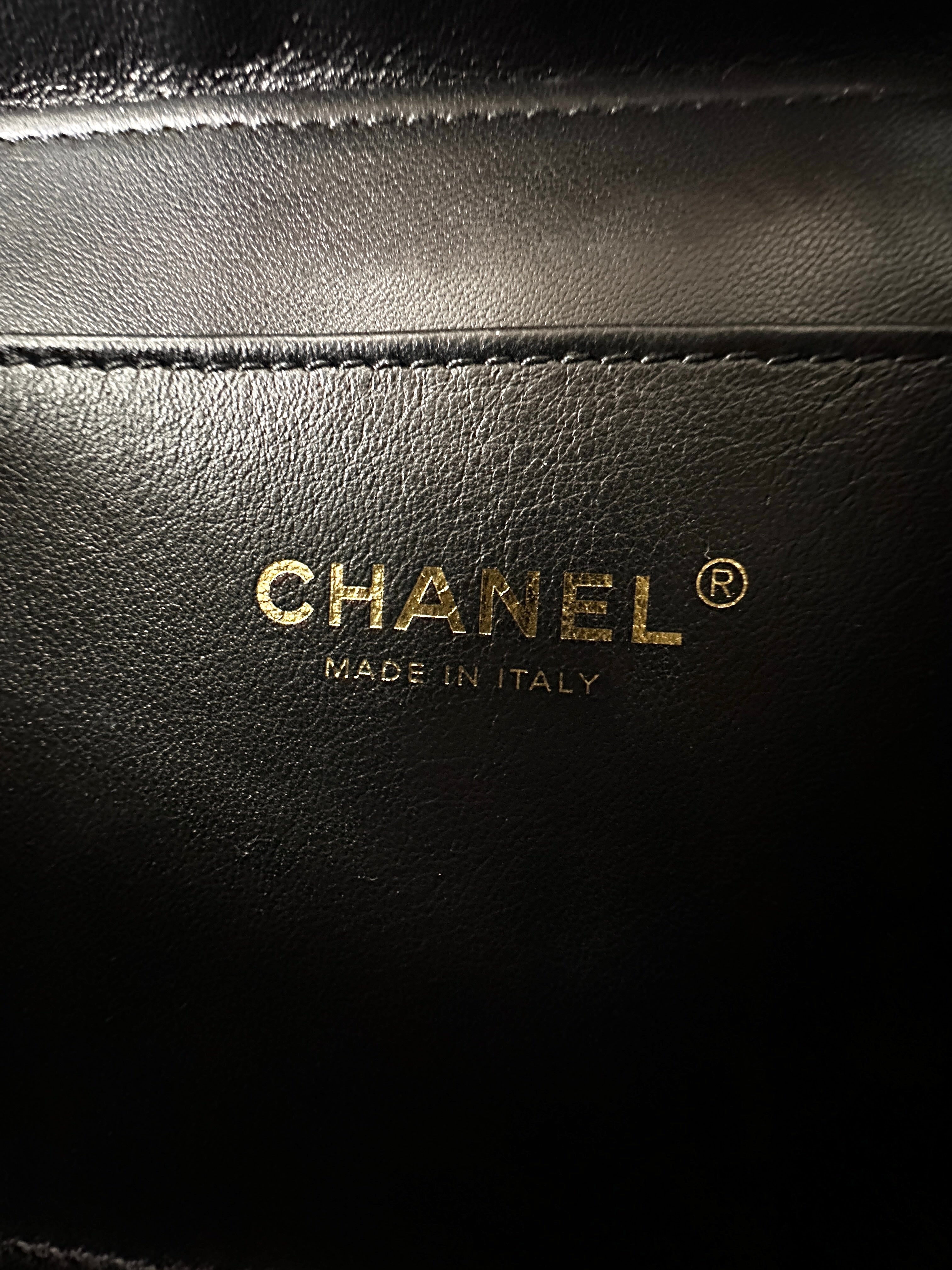 Chanel 22S Black Quilted Leather Top Handle Vanity Case(XE***LH) CC1629