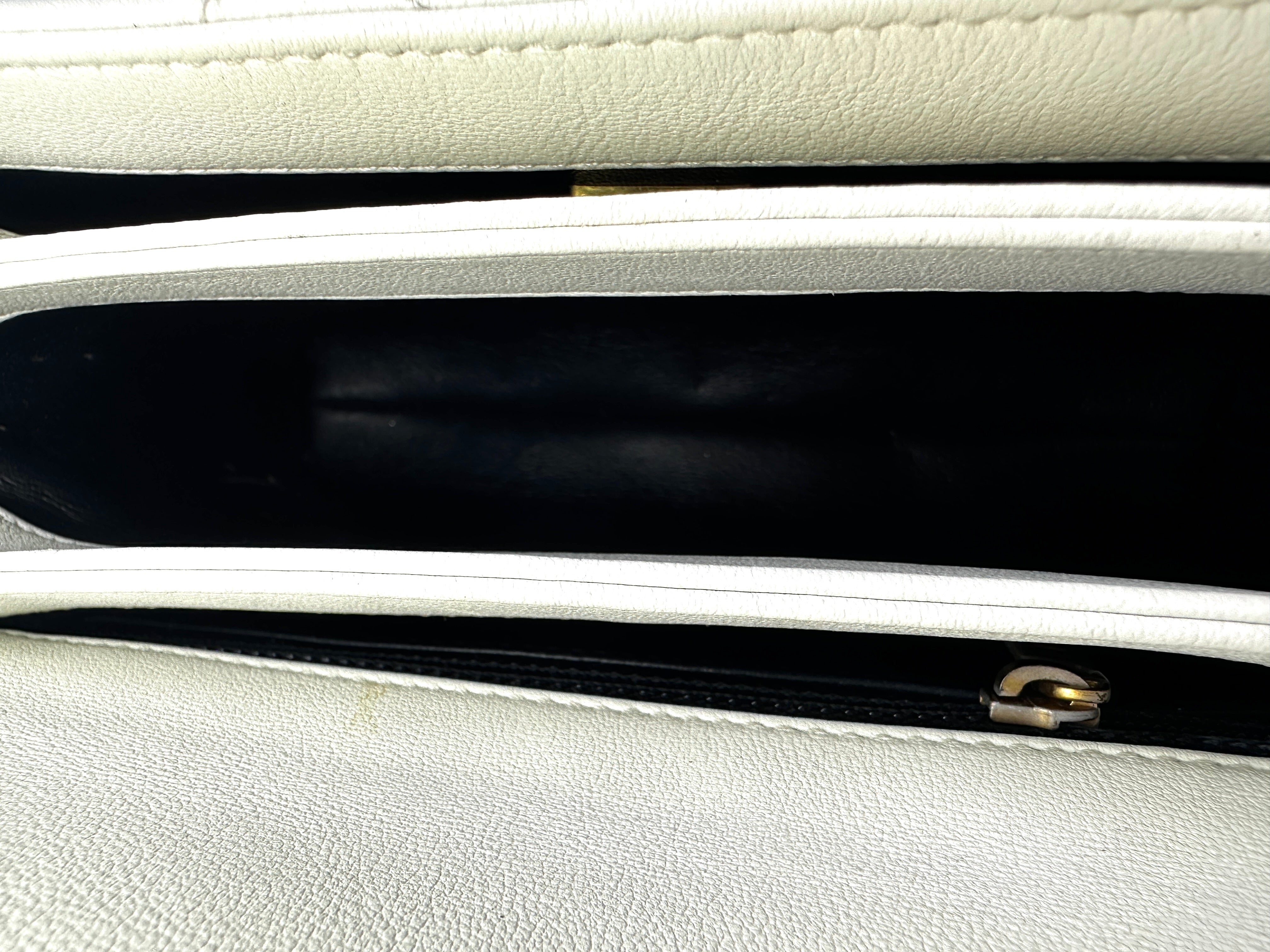 Chanel 23S White Quilted Leather Flap Bag With Gold Hardware(KA***9E) IRIS100