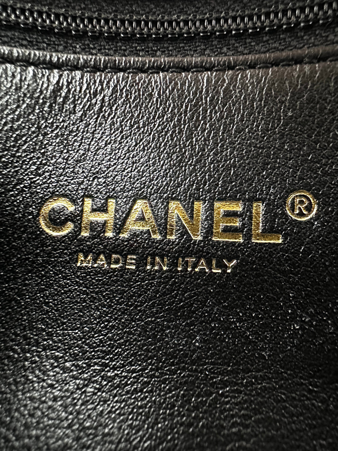 Chanel 23S White Quilted Leather Flap Bag With Gold Hardware(KA***9E) IRIS100