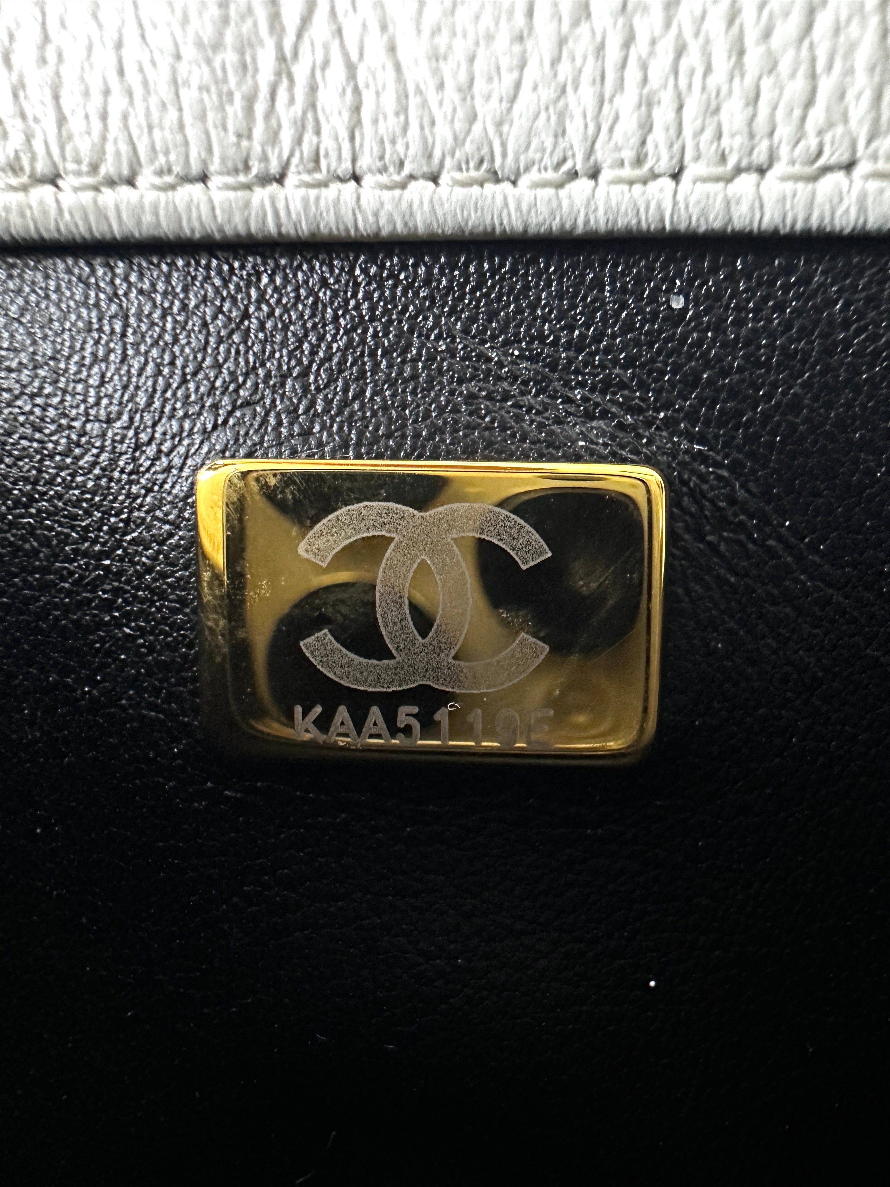 Chanel 23S White Quilted Leather Flap Bag With Gold Hardware(KA***9E) IRIS100