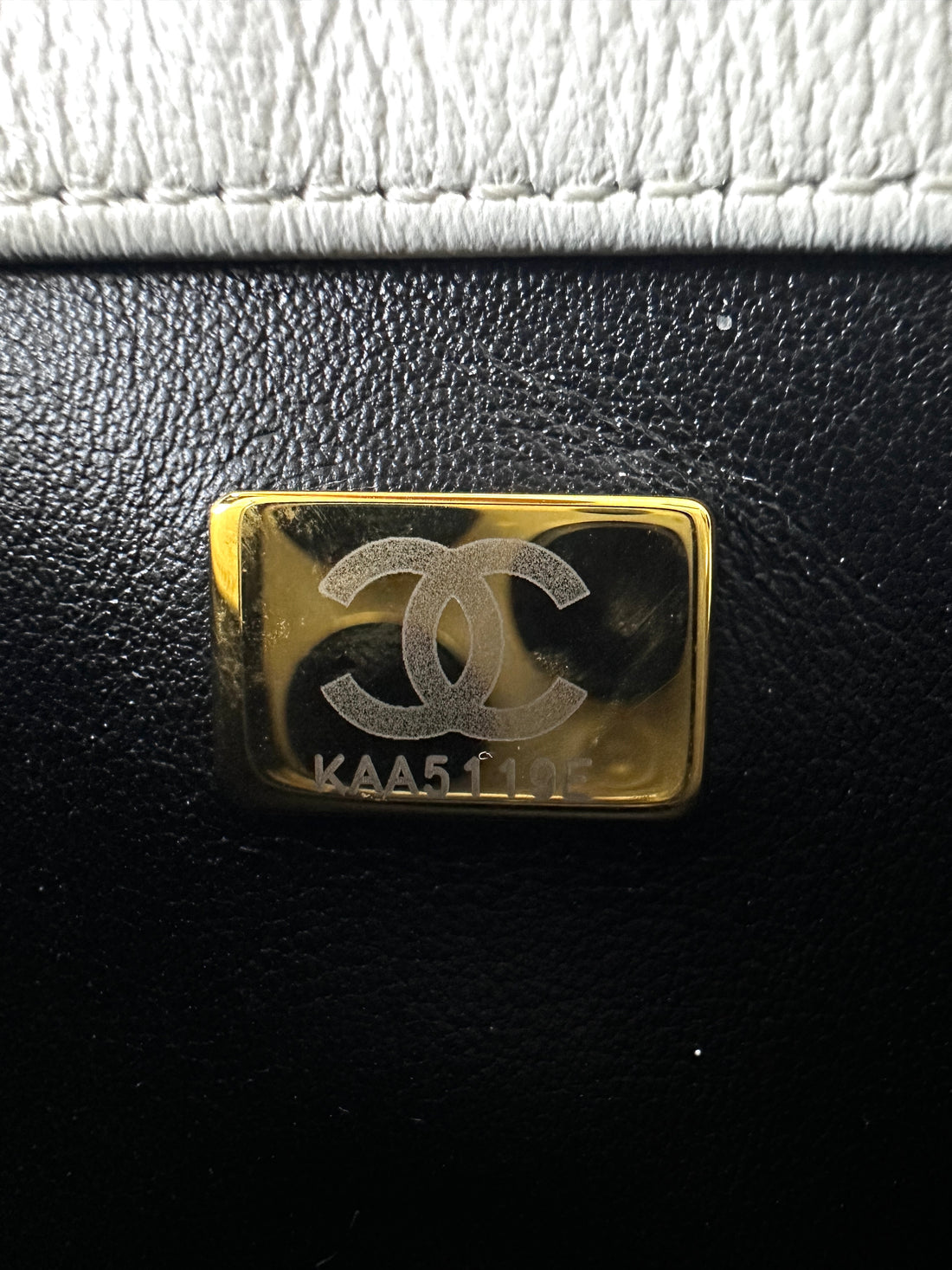 Chanel 23S White Quilted Leather Flap Bag With Gold Hardware(KA***9E) IRIS100