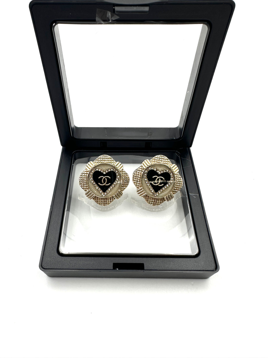 Chanel 21A Black/White Heart CC Logo Enamel Square Stud Earrings LV2304