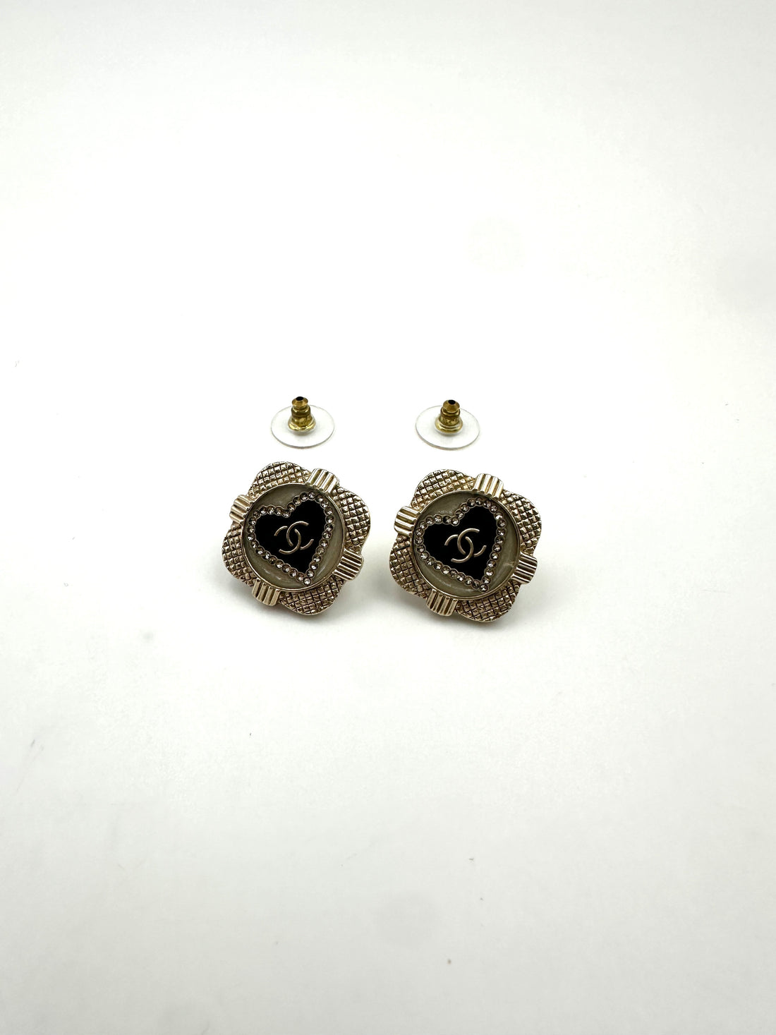 Chanel 21A Black/White Heart CC Logo Enamel Square Stud Earrings LV2304
