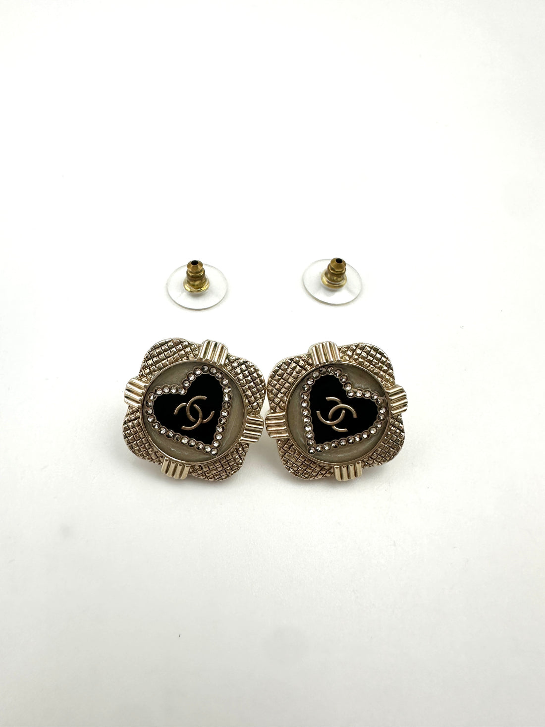 Chanel 21A Black/White Heart CC Logo Enamel Square Stud Earrings LV2304
