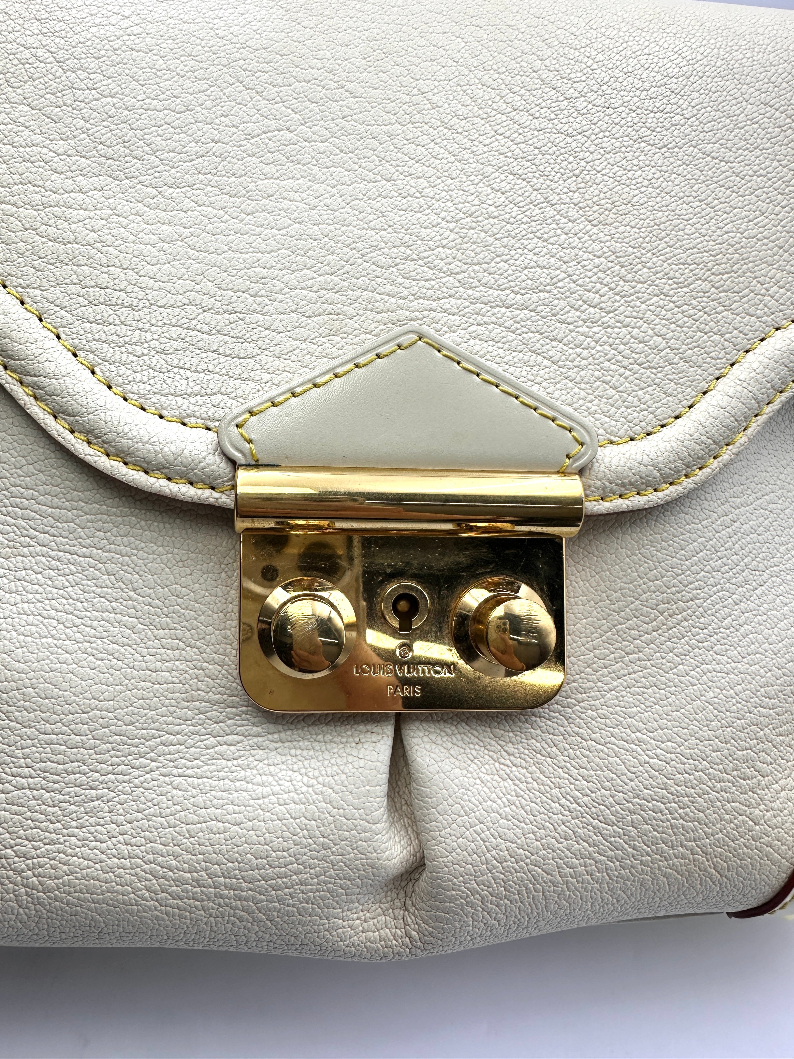 Louis Vuitton Suhali White Leather Shoulder Bag LV2294