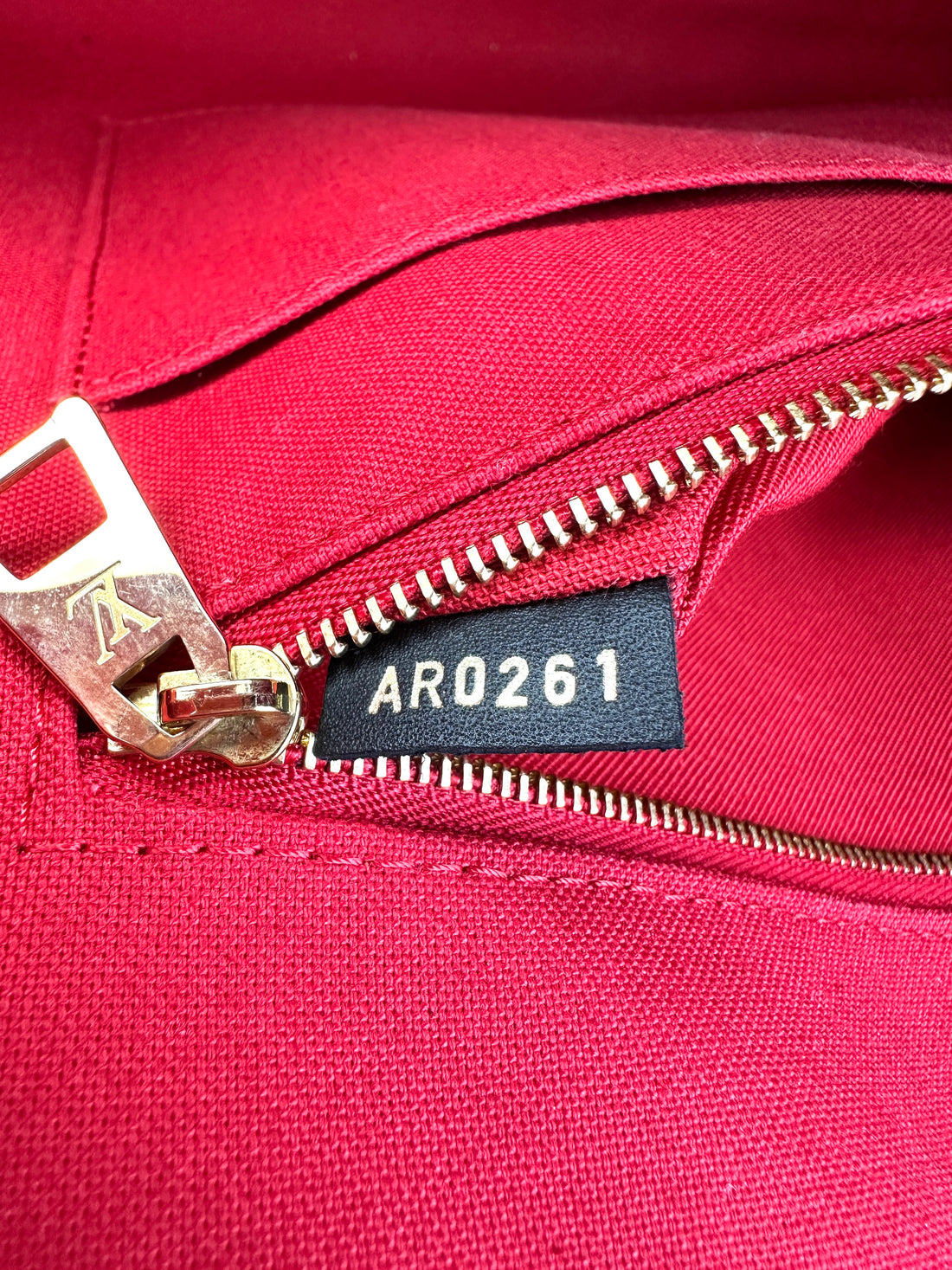 Louis Vuitton OnTheGo GM Brown Monogram Tote Handle Bag LV2292