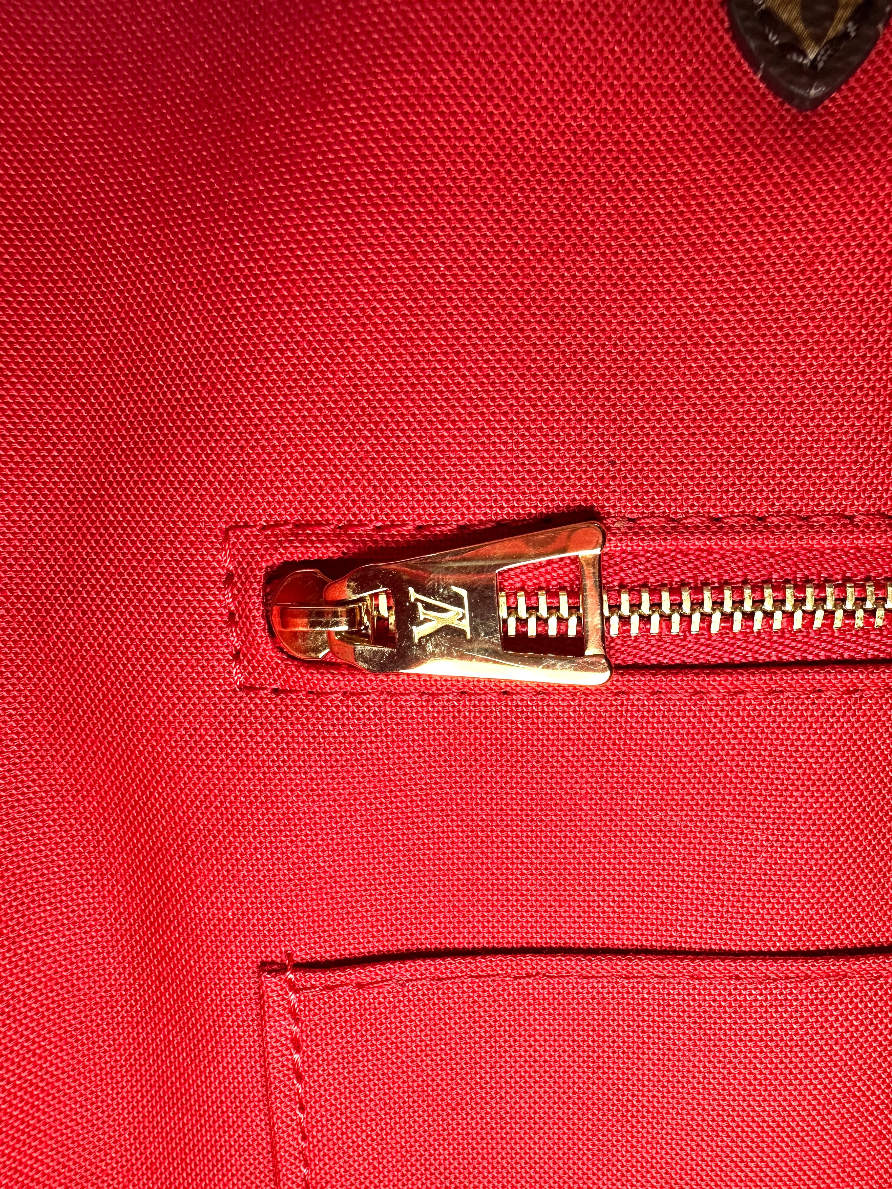 Louis Vuitton OnTheGo Brown Monogram Tote Handle Bag LV2302