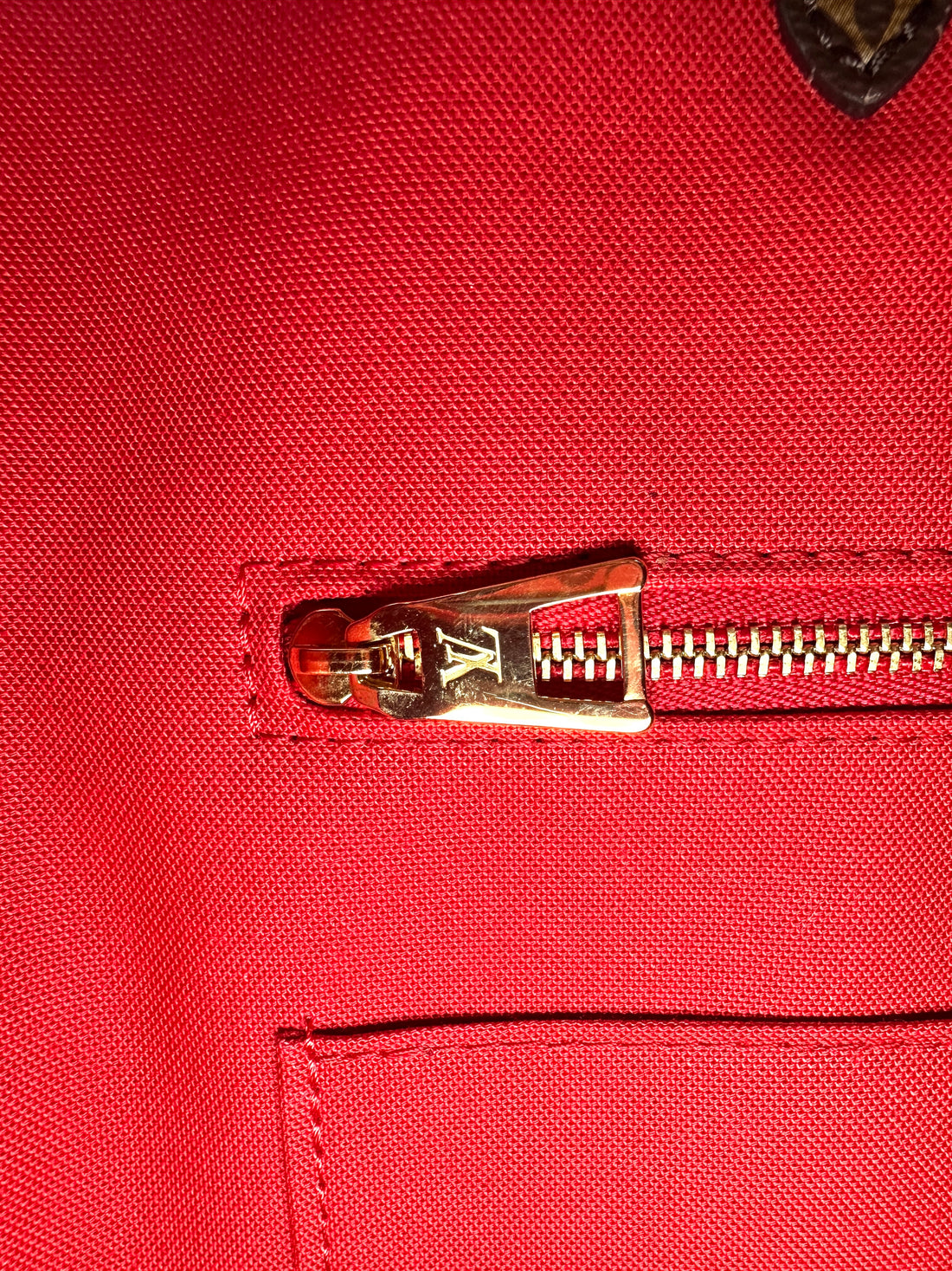 Louis Vuitton OnTheGo Brown Monogram Tote Handle Bag LV2302