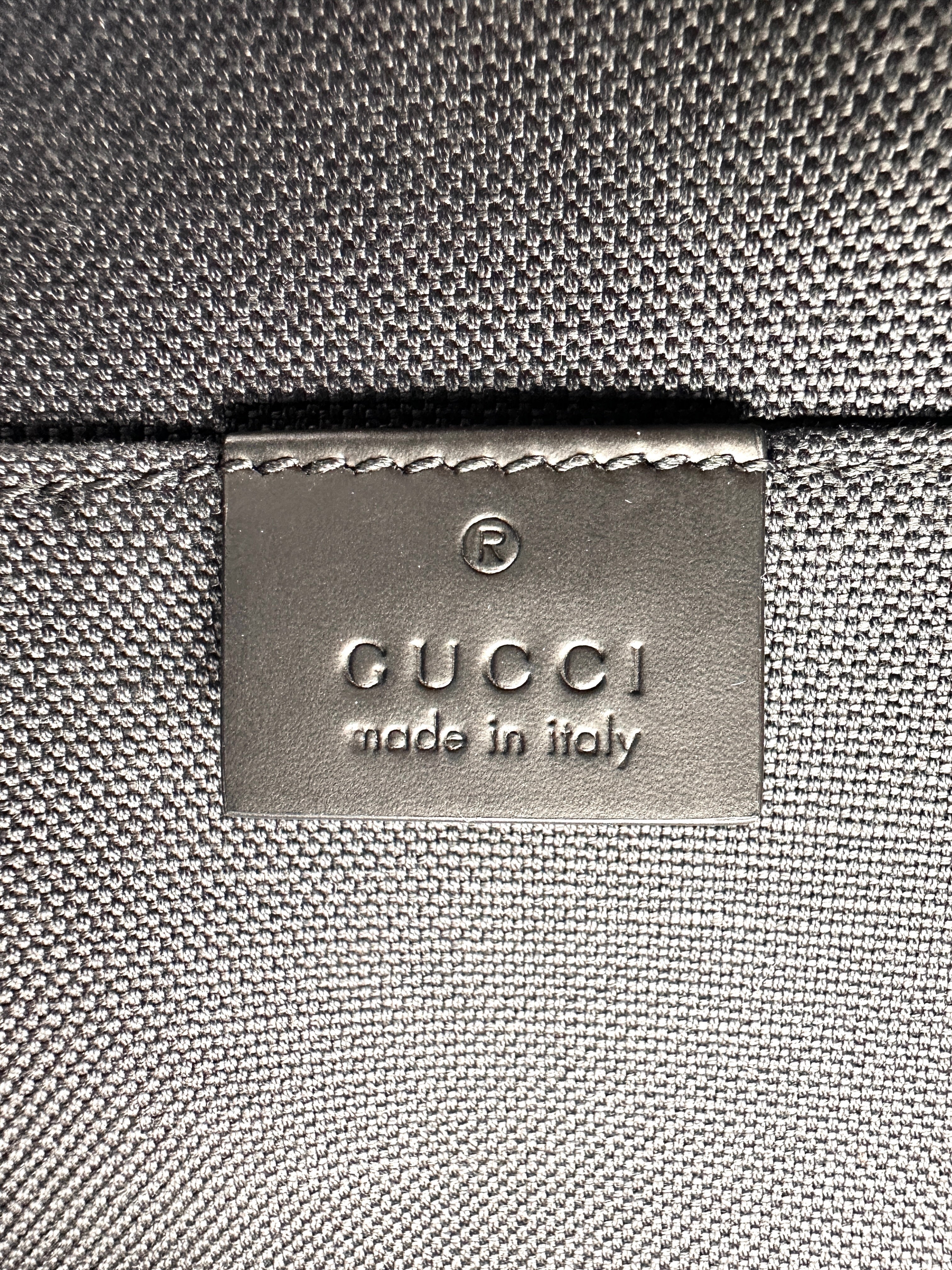 Gucci Bestiary Black GG Supreme Canvas Bee Print Pouch IRIS111