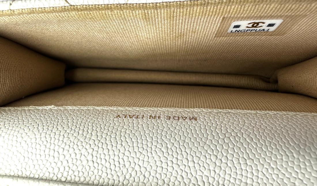 Chanel 22A White Quilted Leather Mini Wallet On Chain With Gold Hardware(LN***A1) CC1637