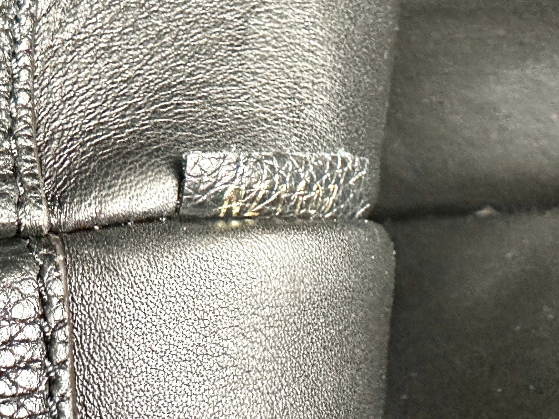 Louis Vuitton City Steamer Black Leather Medium Size Handle Bag LV2316
