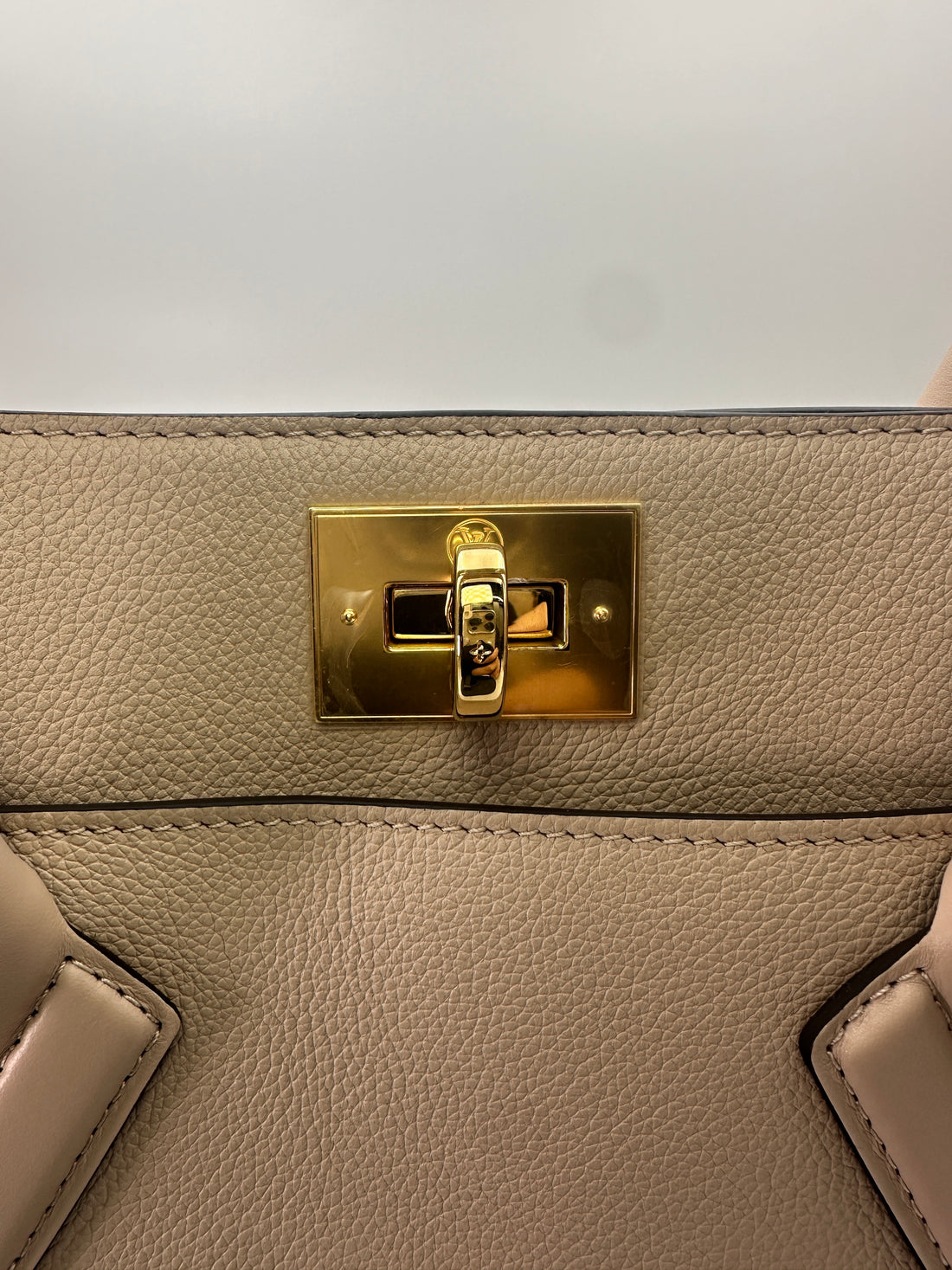 Louis Vuitton On My Side MM Beige Leather Tote Handle Bag LV2330
