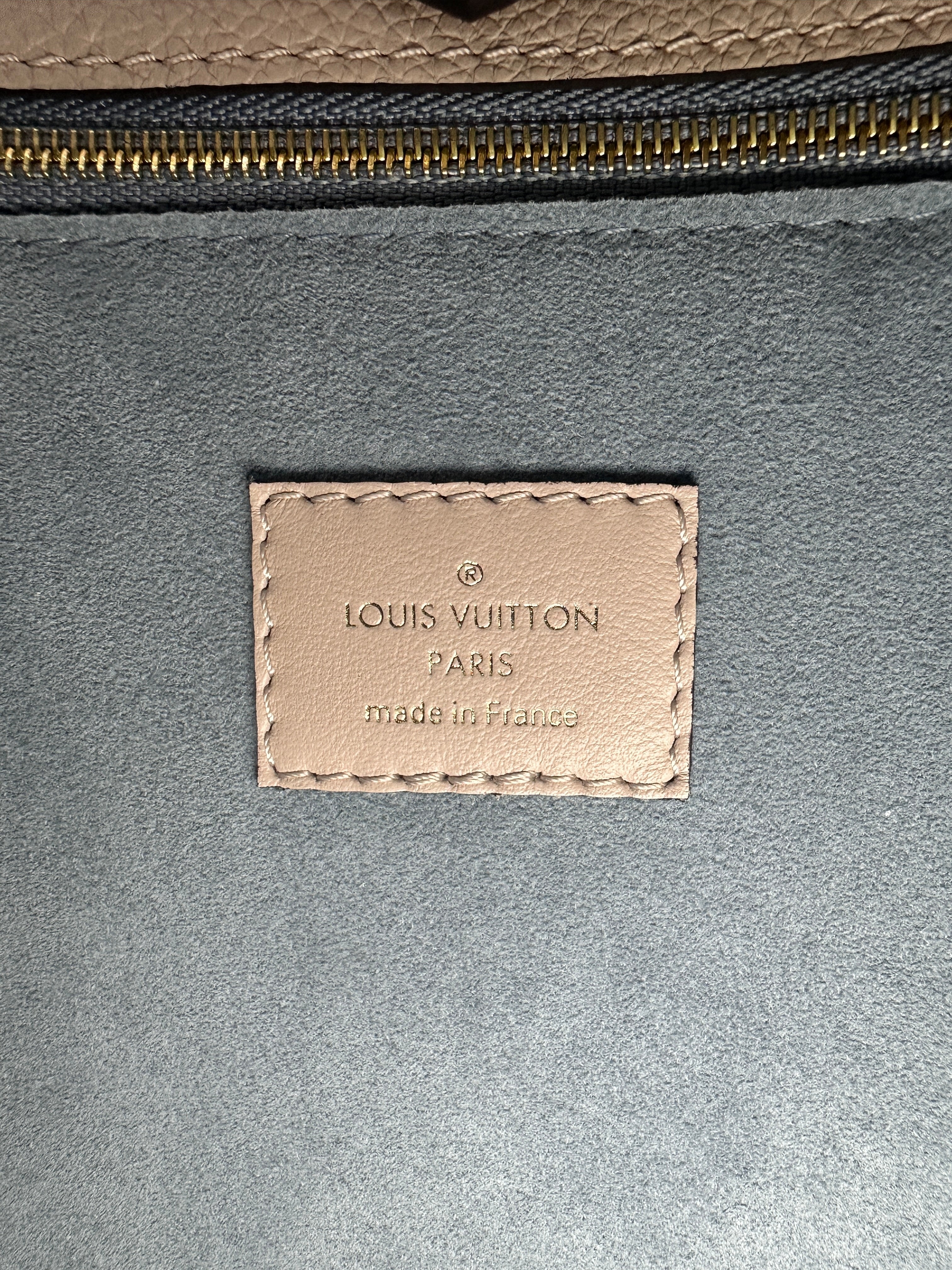 Louis Vuitton On My Side MM Beige Leather Tote Handle Bag LV2330