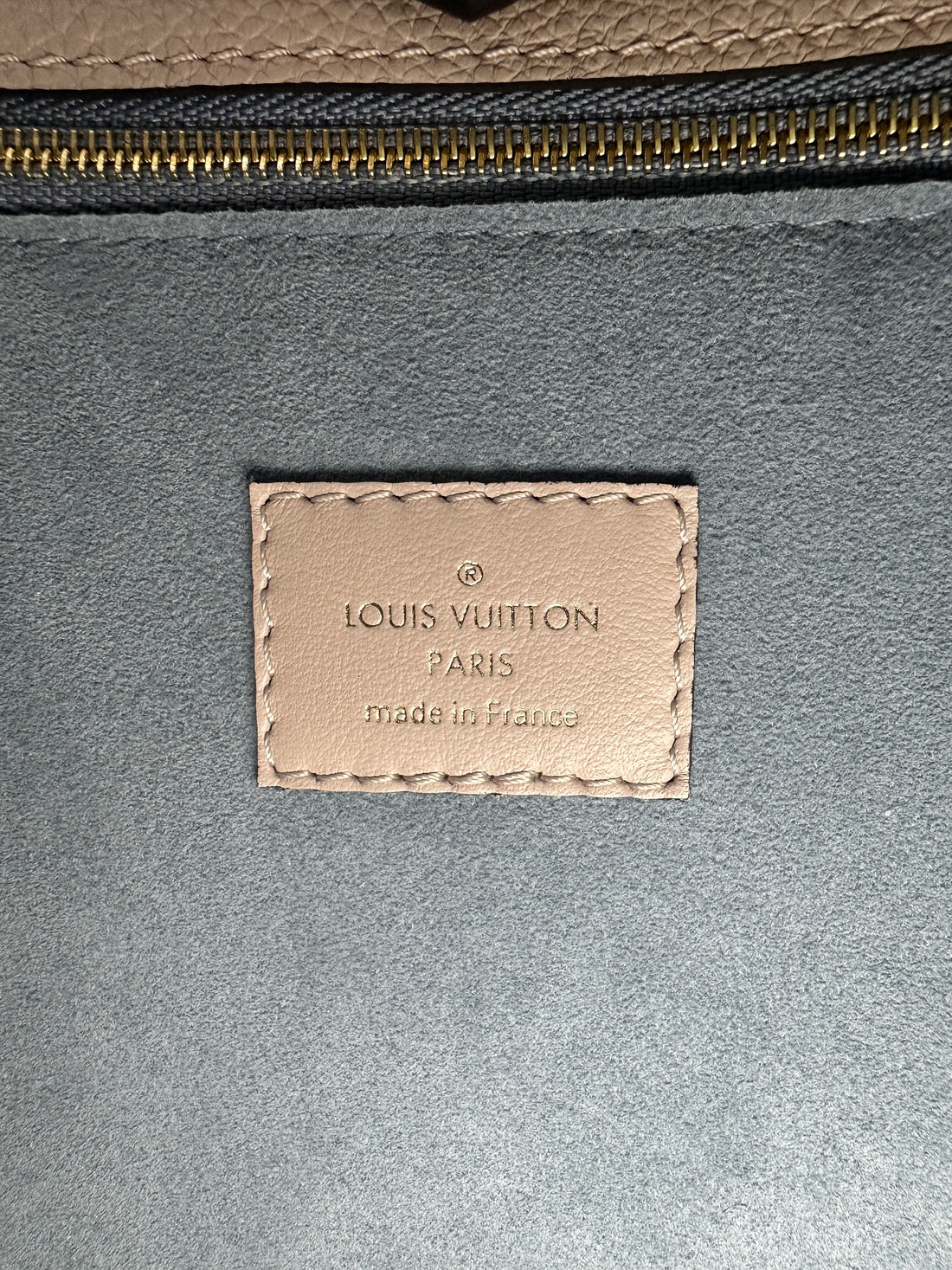 Louis Vuitton On My Side MM Beige Leather Tote Handle Bag LV2330