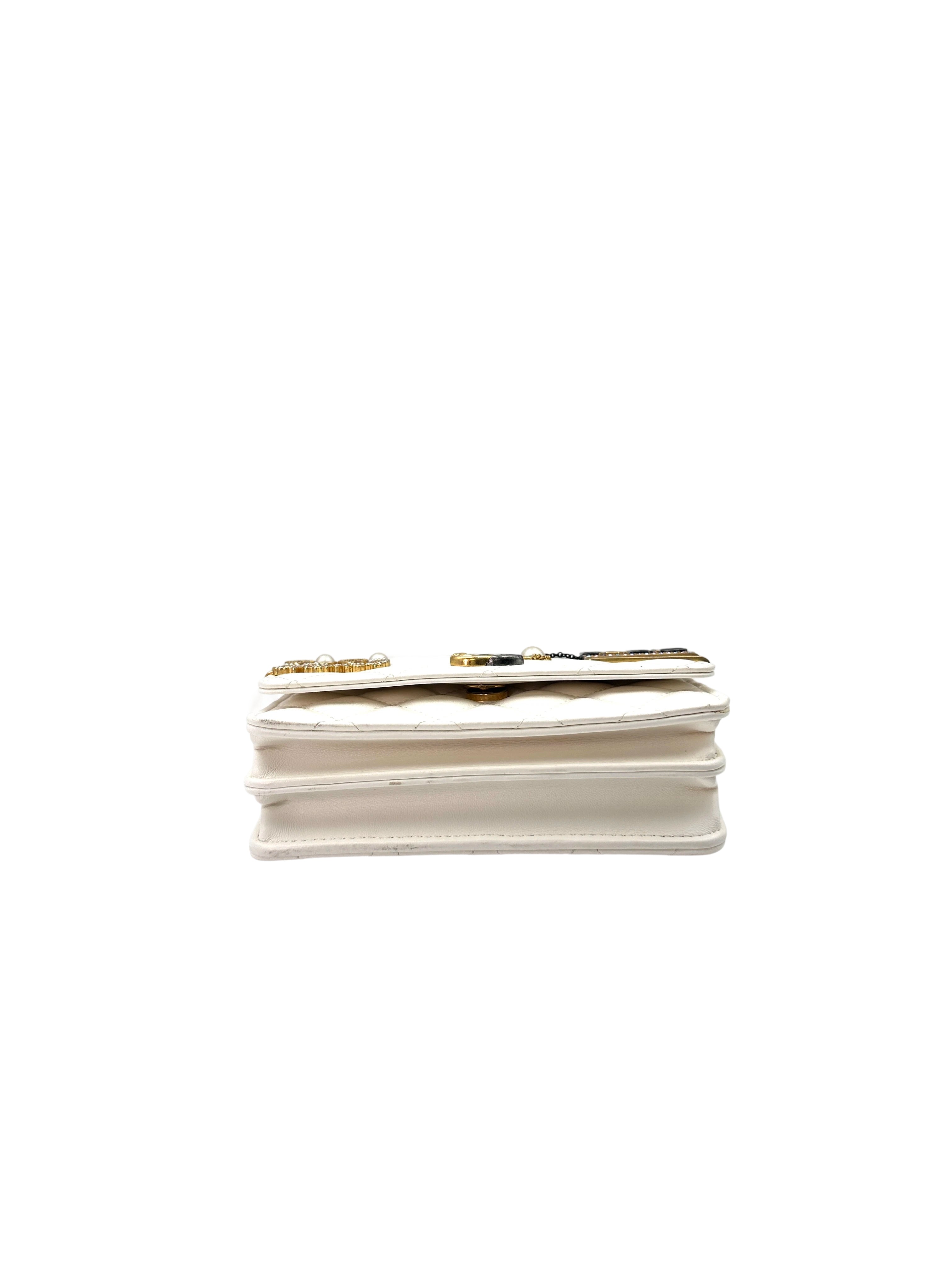Chanel CoCo Clips White Quilted Leather Wallet On Chain With Gold Hardware(31***94) CC1642
