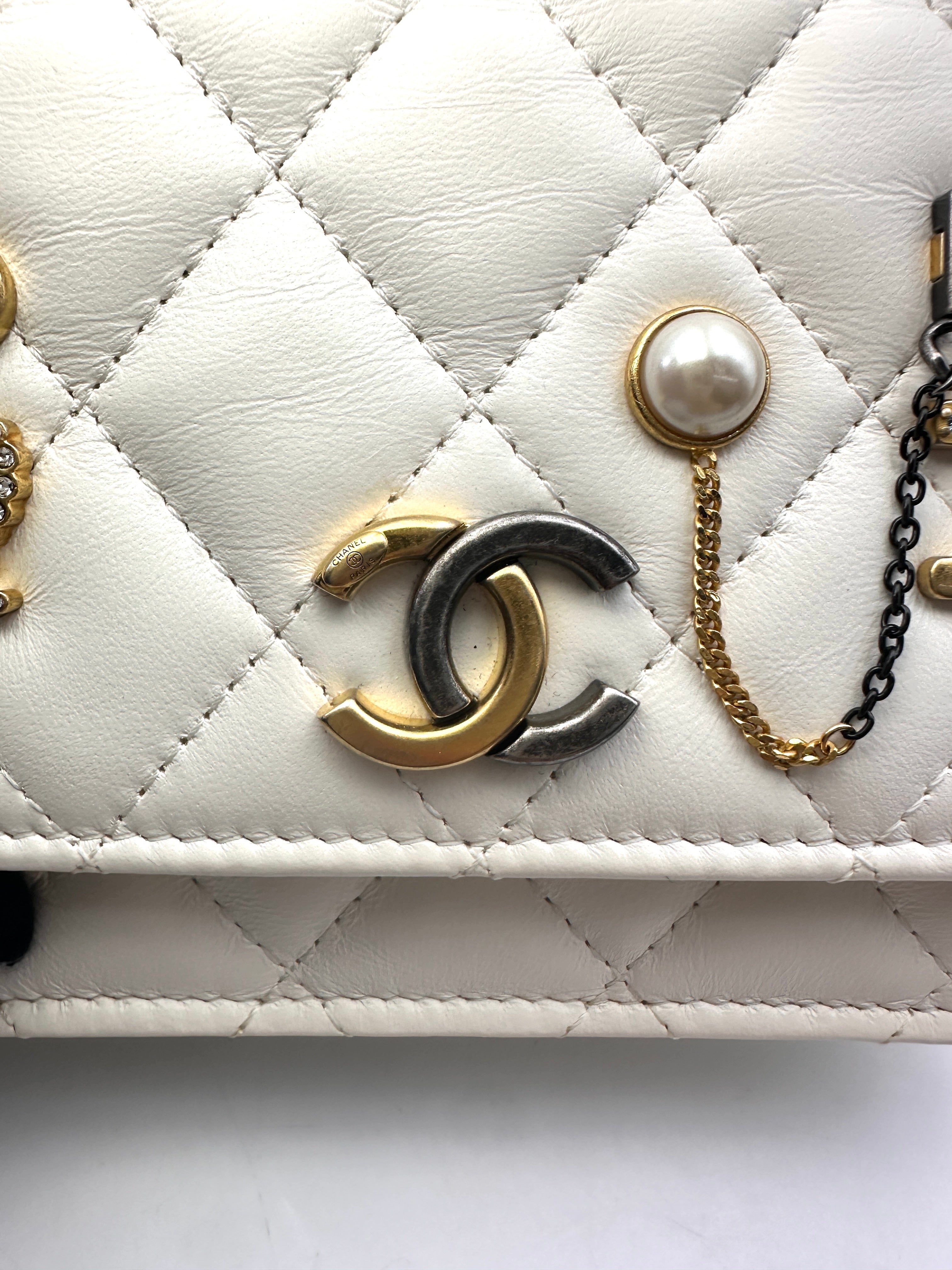 Chanel CoCo Clips White Quilted Leather Wallet On Chain With Gold Hardware(31***94) CC1642