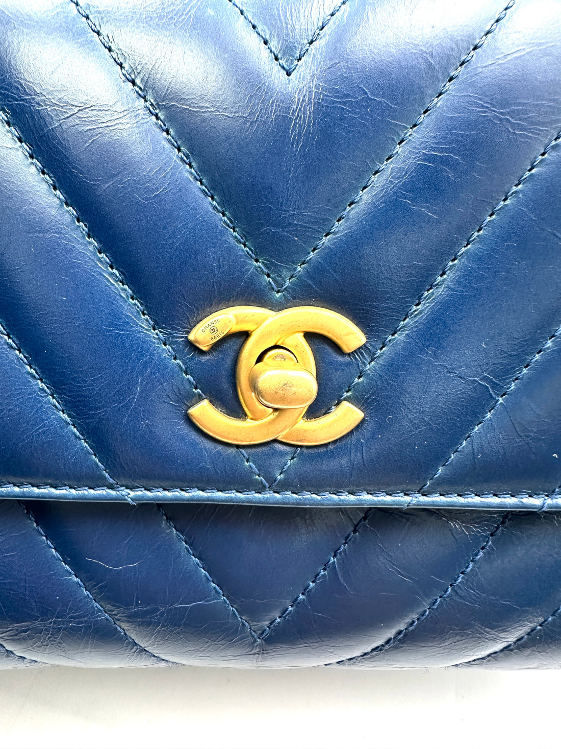 Chanel CoCo Handle Navy Chevron Quilted Calfskin Small Size Lizard Handle Bag(25***69) IRIS120