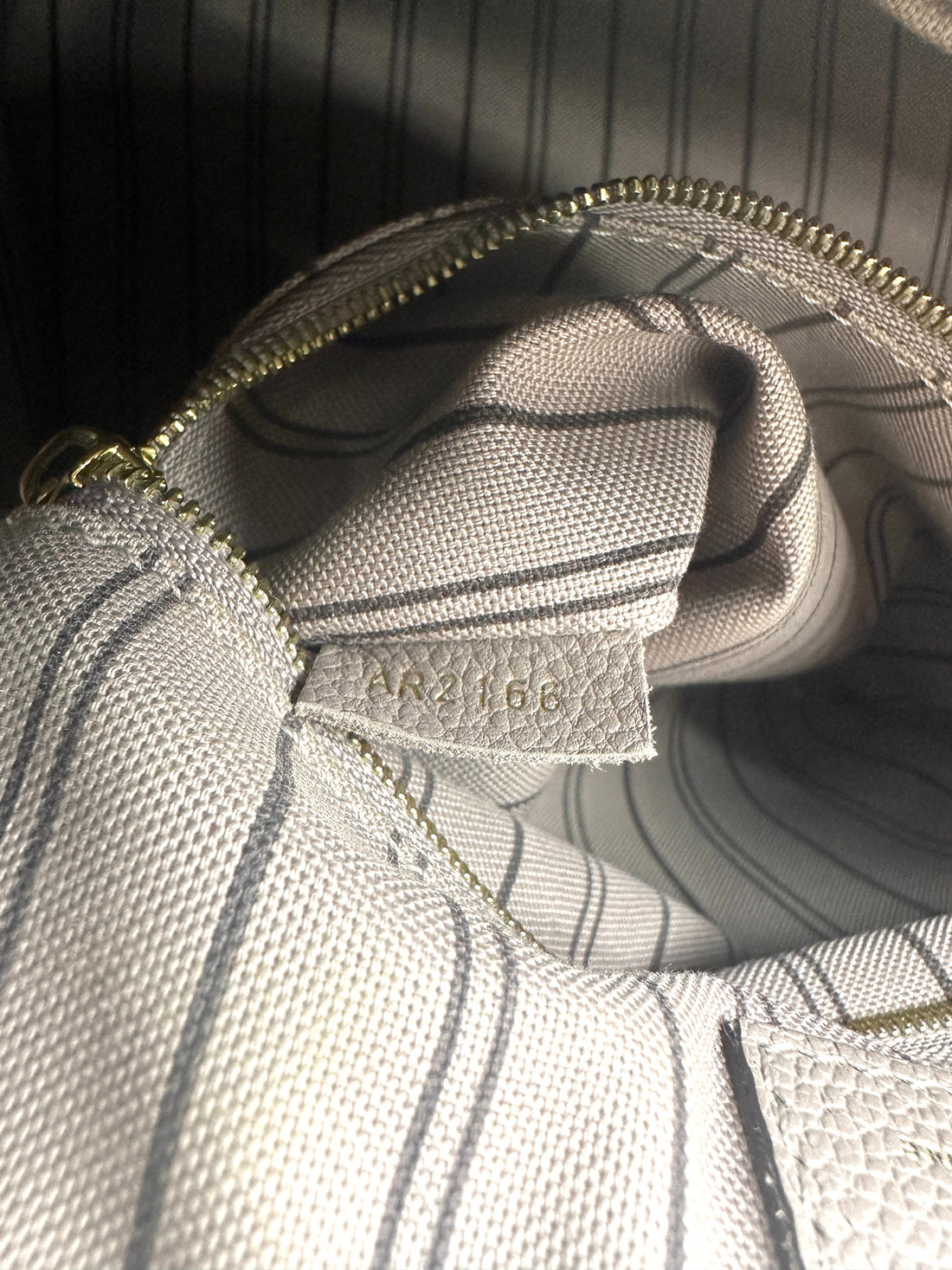 Louis Vuitton Speedy25 Grey Monogram Empreinte Handle Bag LV2357